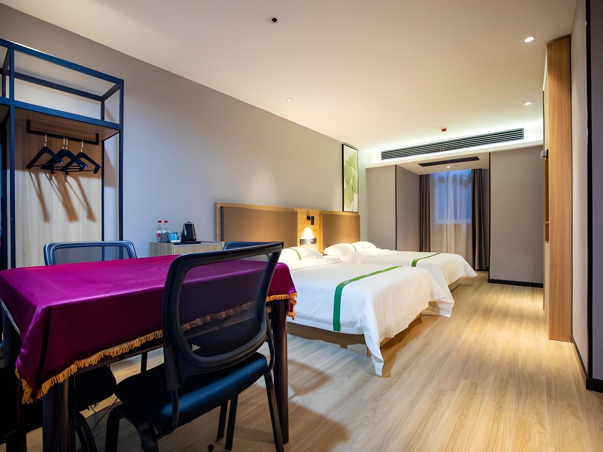 GTI - Guest Room, Chess