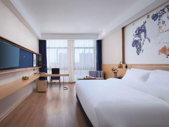 Queen Room with View