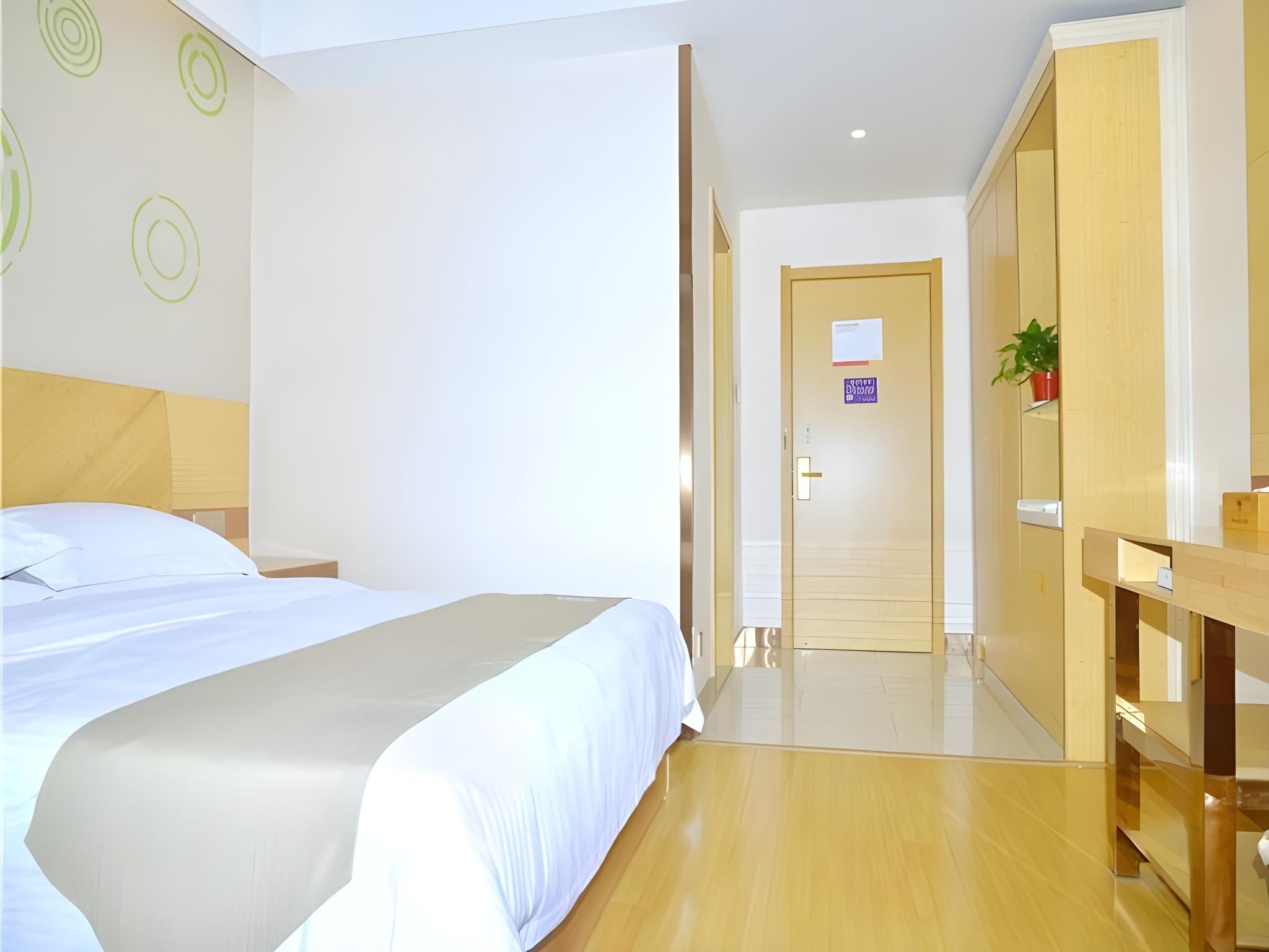 GTR - Guest Room with One 1.8M Bed