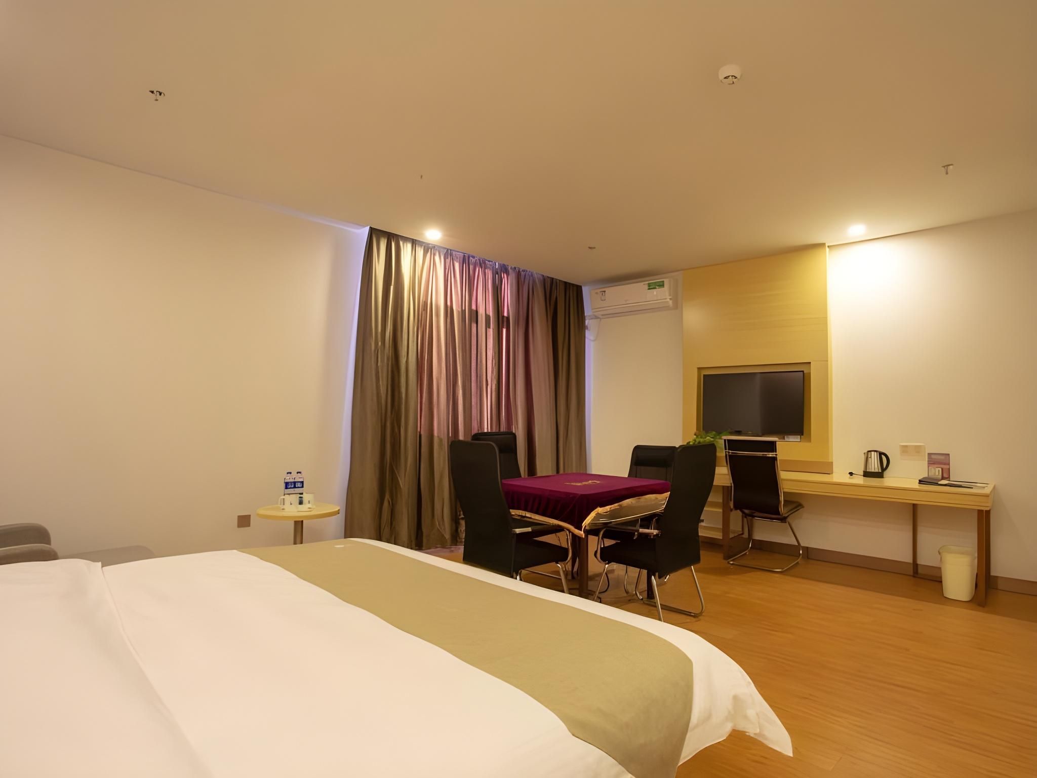 Business Queen Room