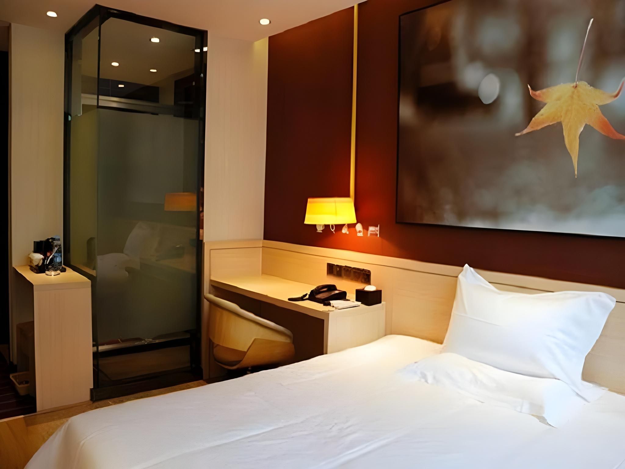 IU Compact U S Bed Room