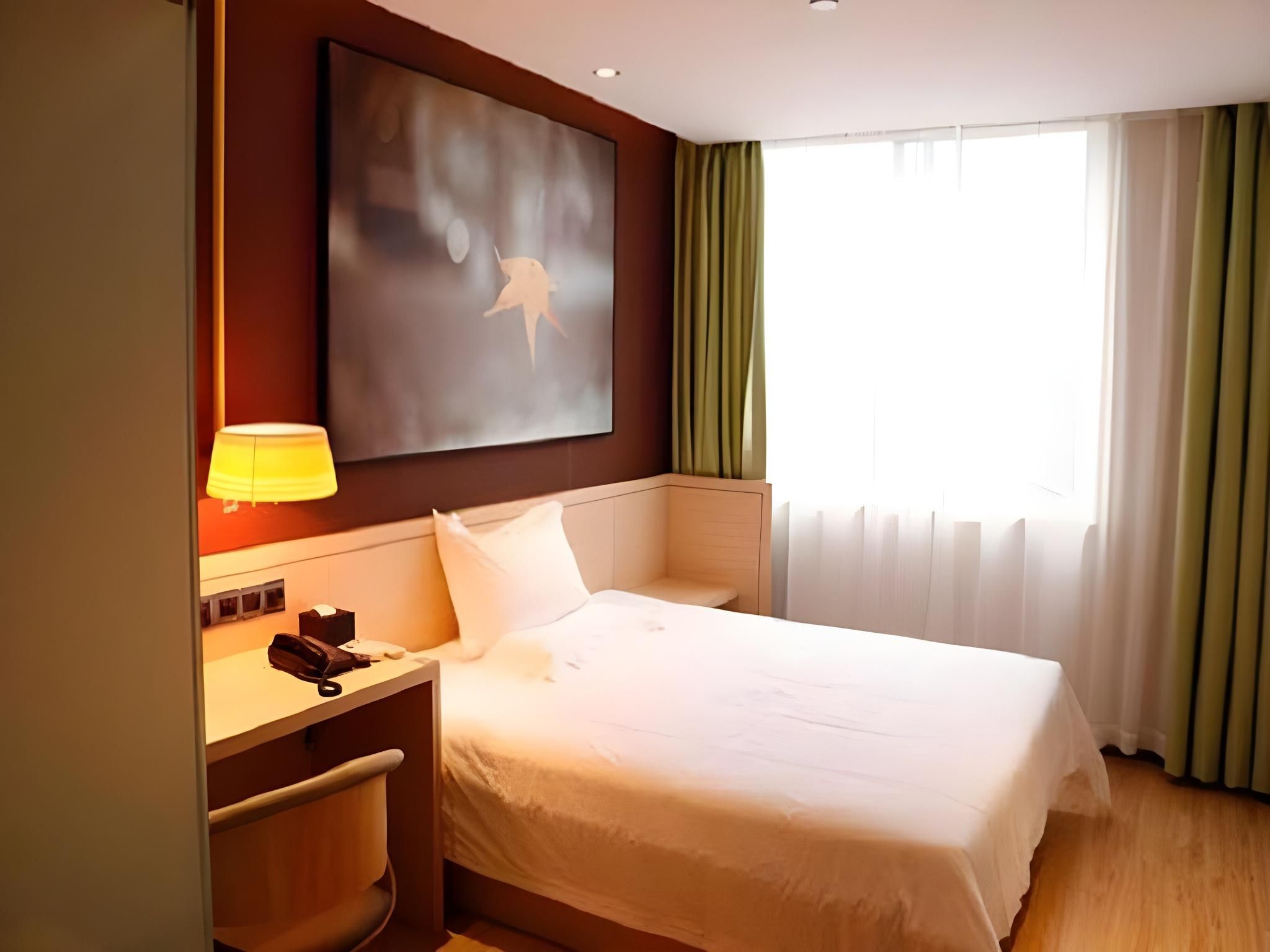 IU Compact U - Comfort Bed Room