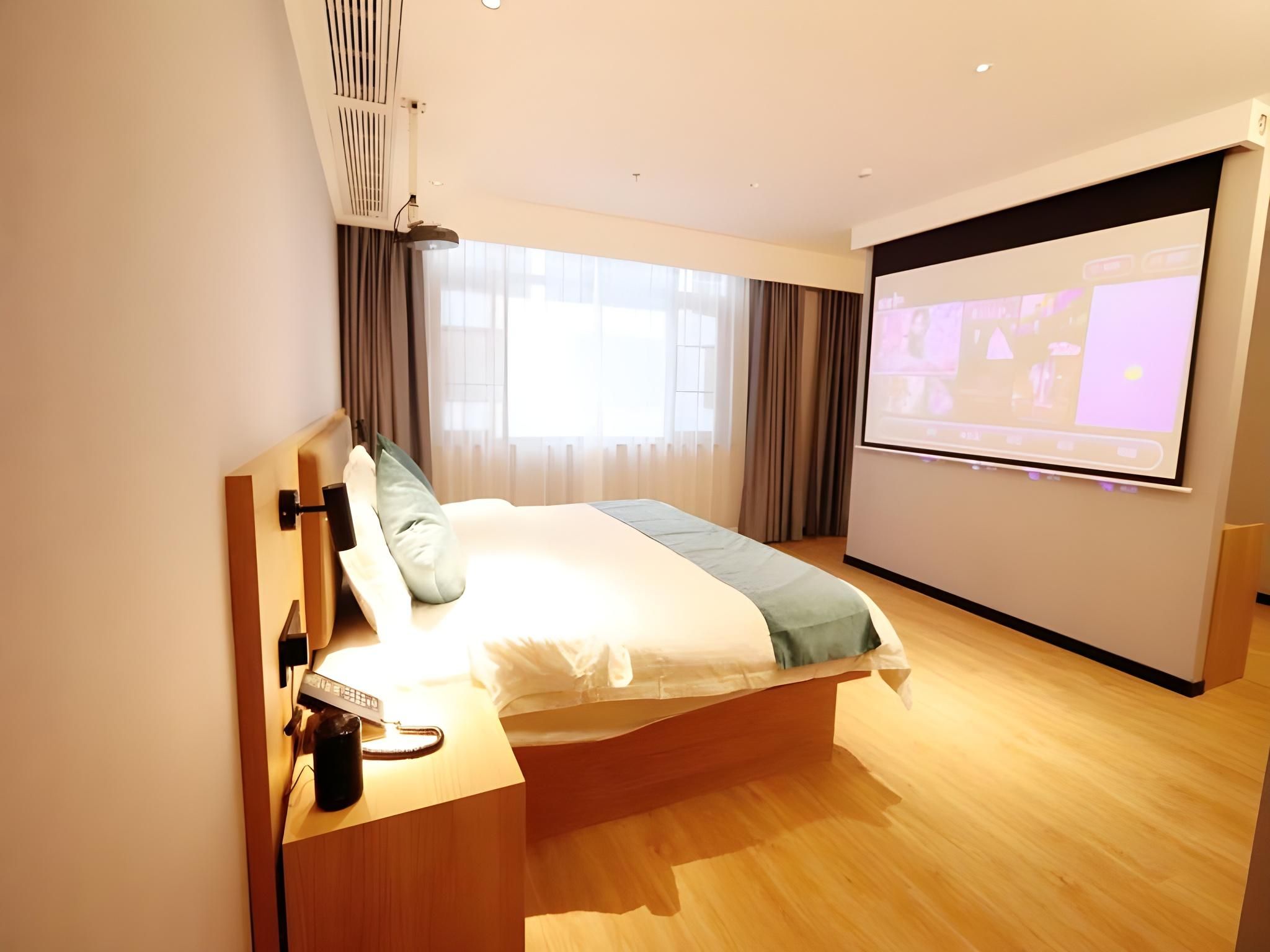 GTI - Superior Suite, with Projector