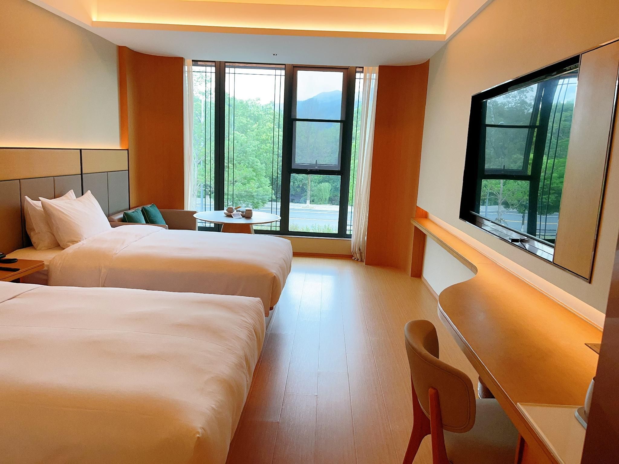 Twin Business Room