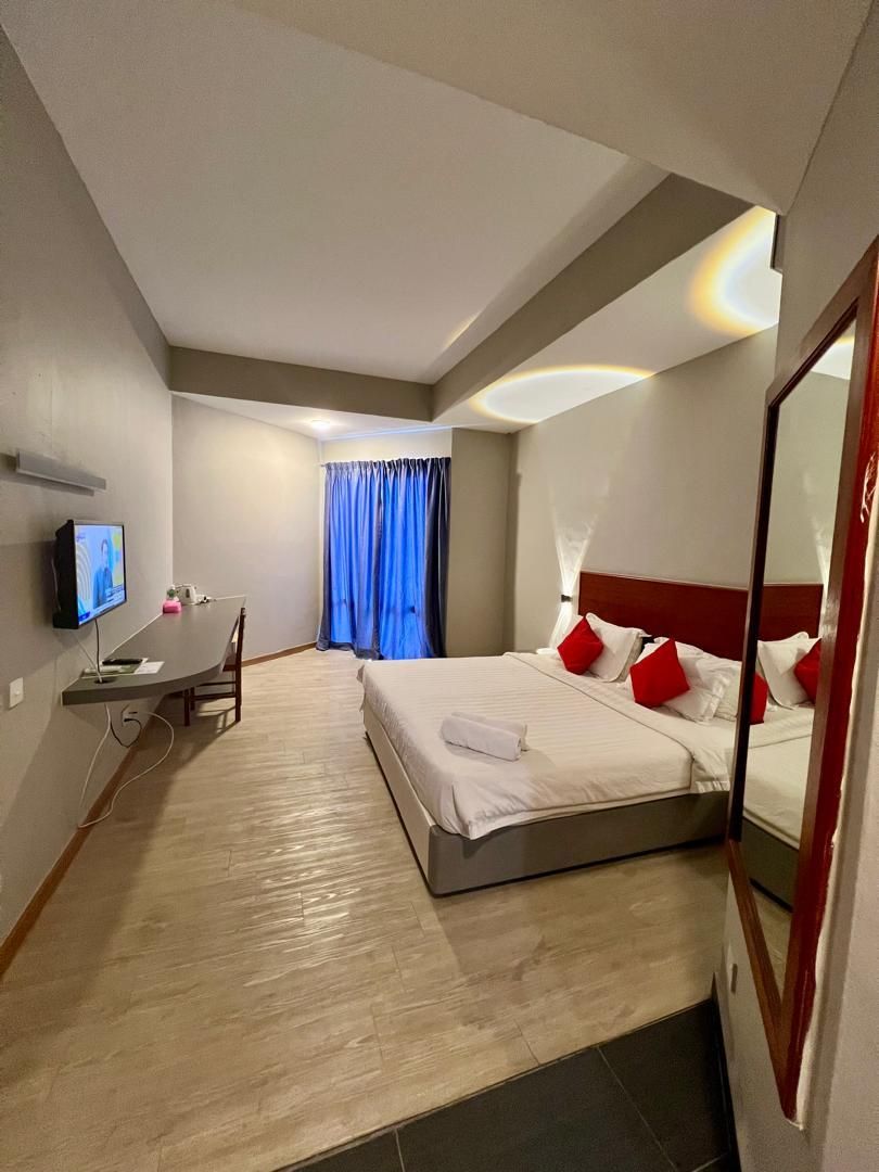 Garden View Hotel Deluxe King Room