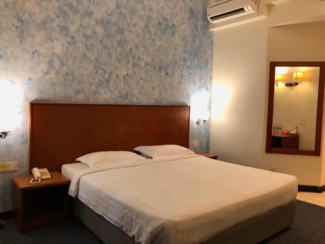 Garden View Hotel Standard King Room