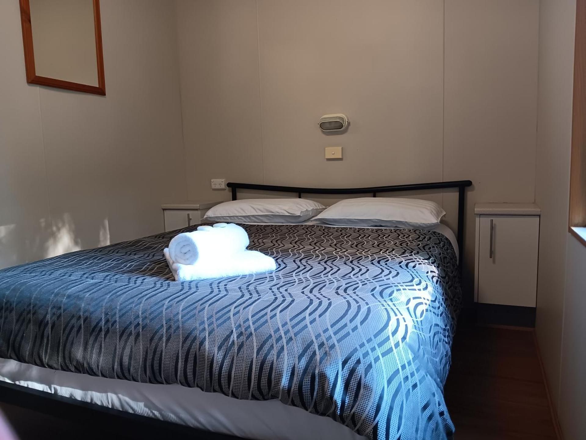 Mallacoota's Shady Gully Caravan Park Two-Bedroom Cabin (4)