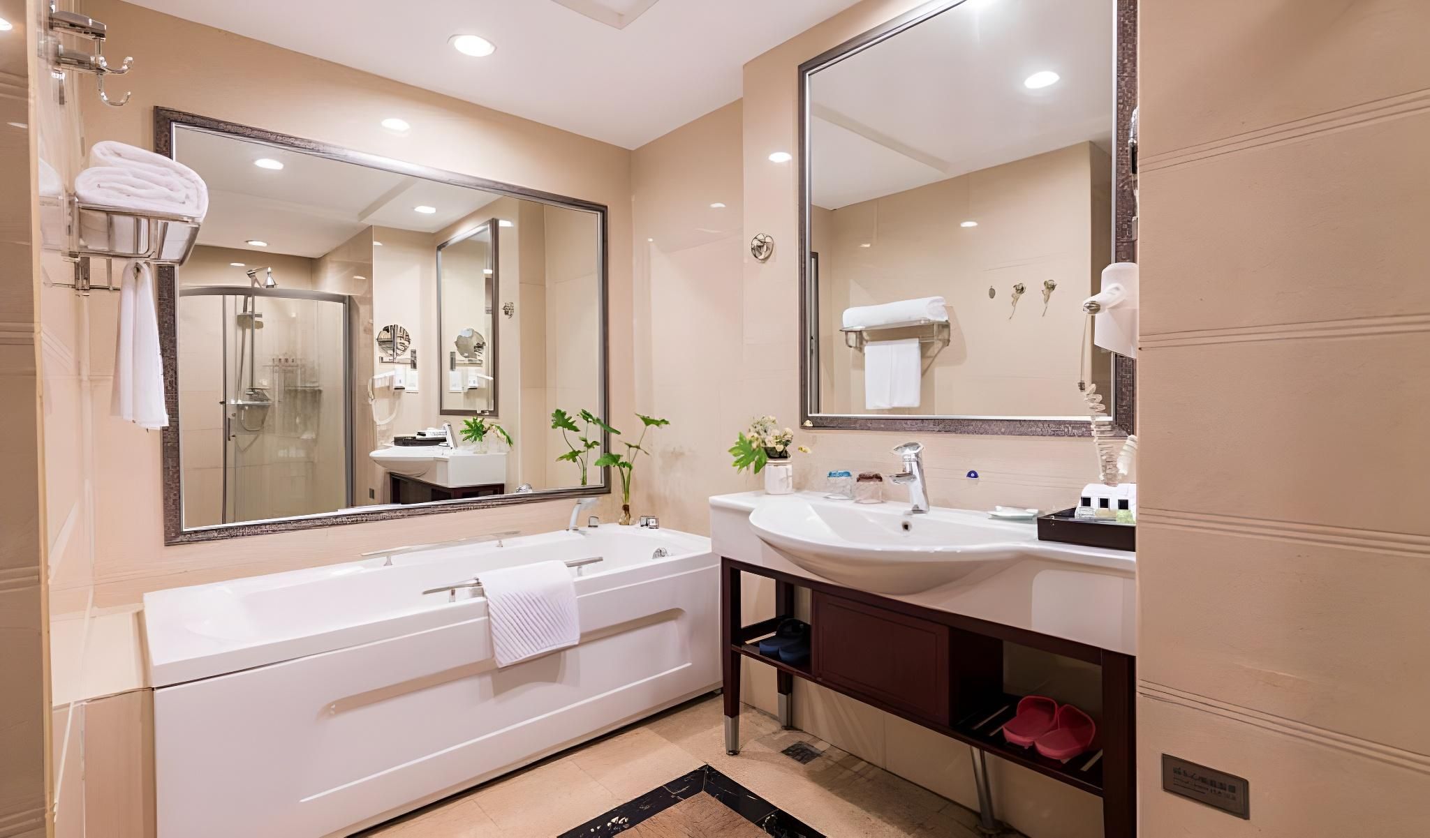 Superior, Guest room, 1 King, Garden view, Balcony