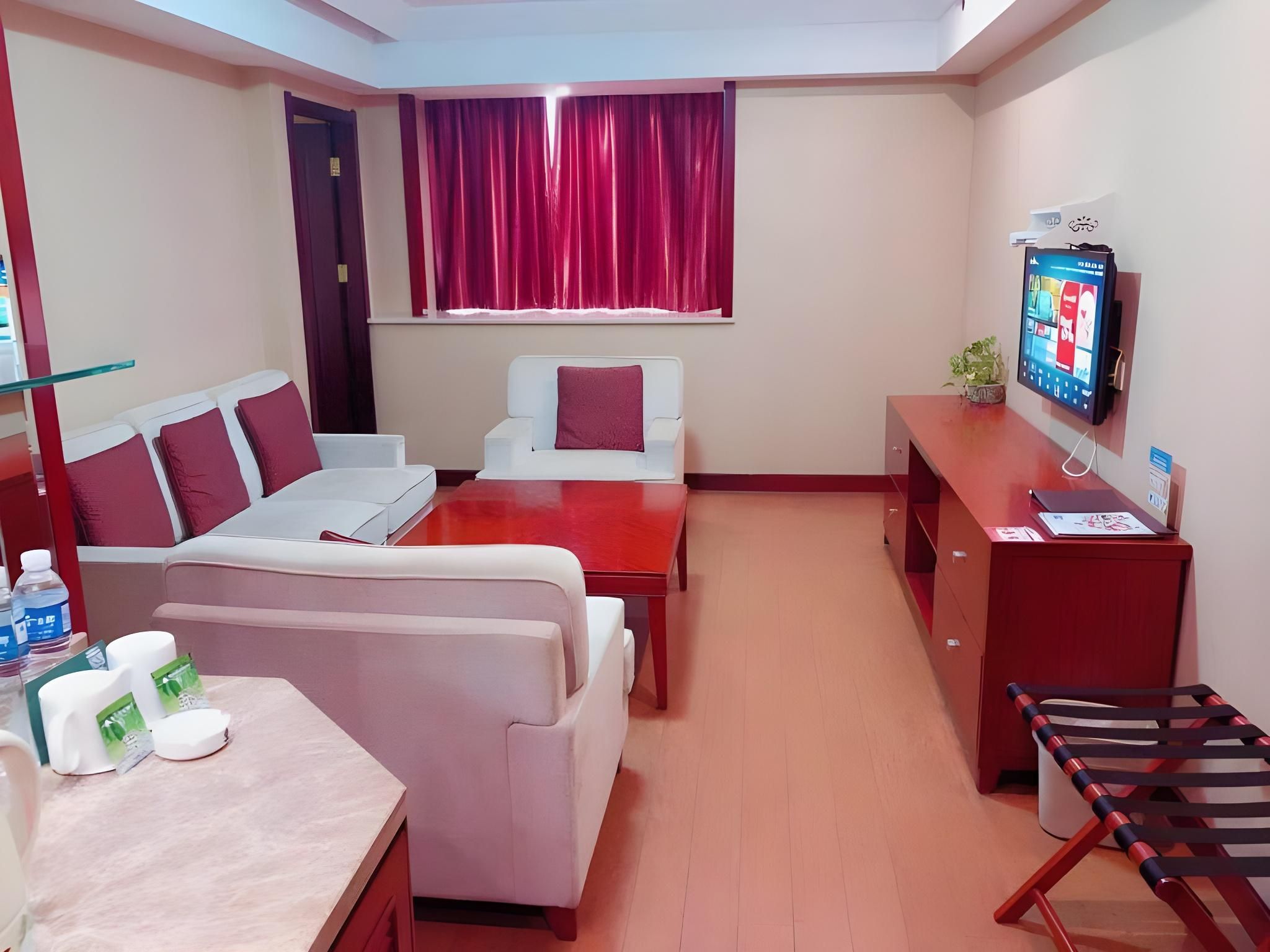Senior Suite