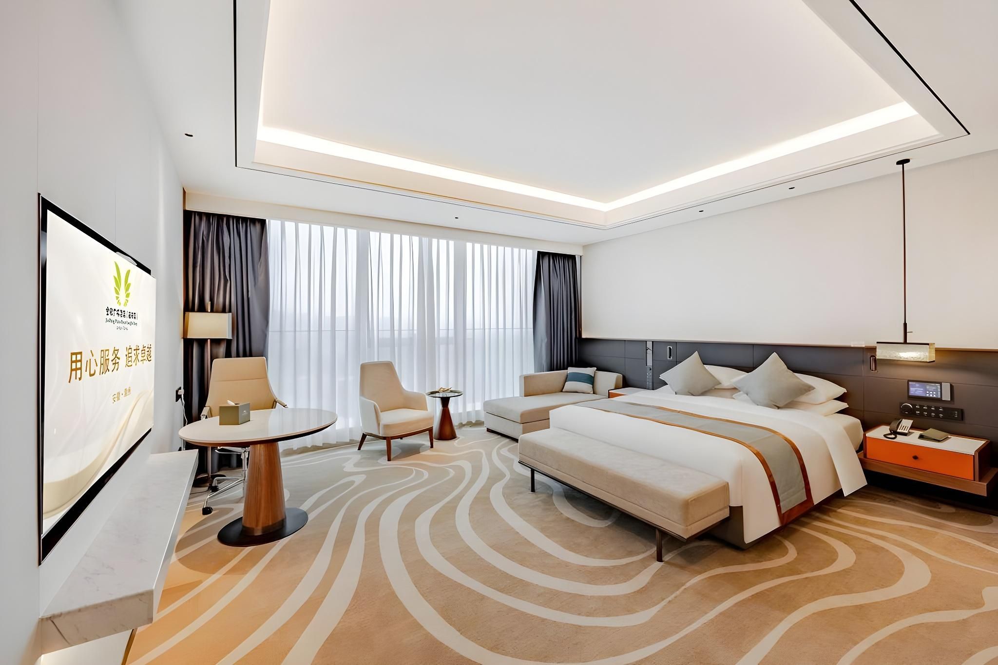 Elegant Queen Room