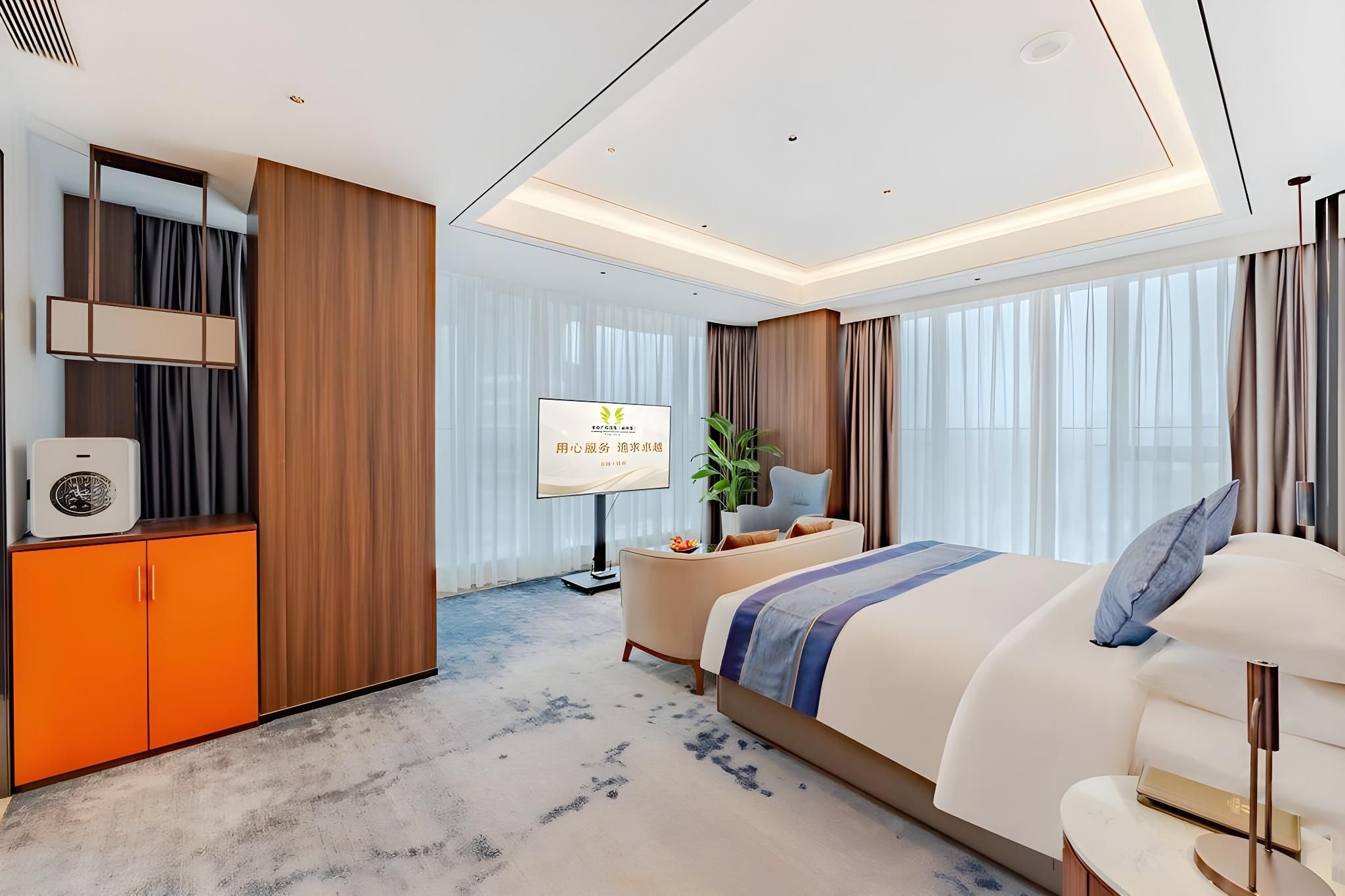 Deluxe Suite