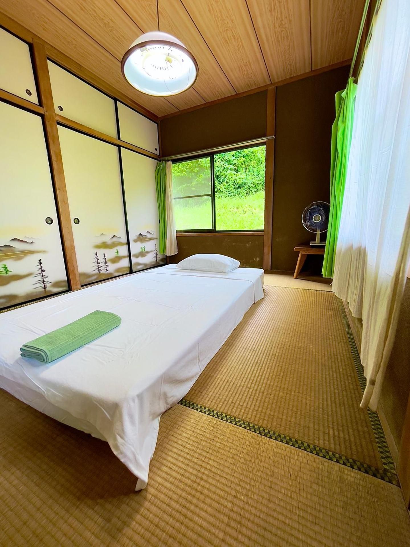 Single Room with Shared Bathroom