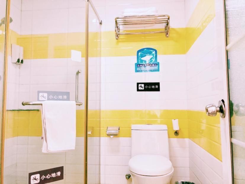 Business Queen Bed Room