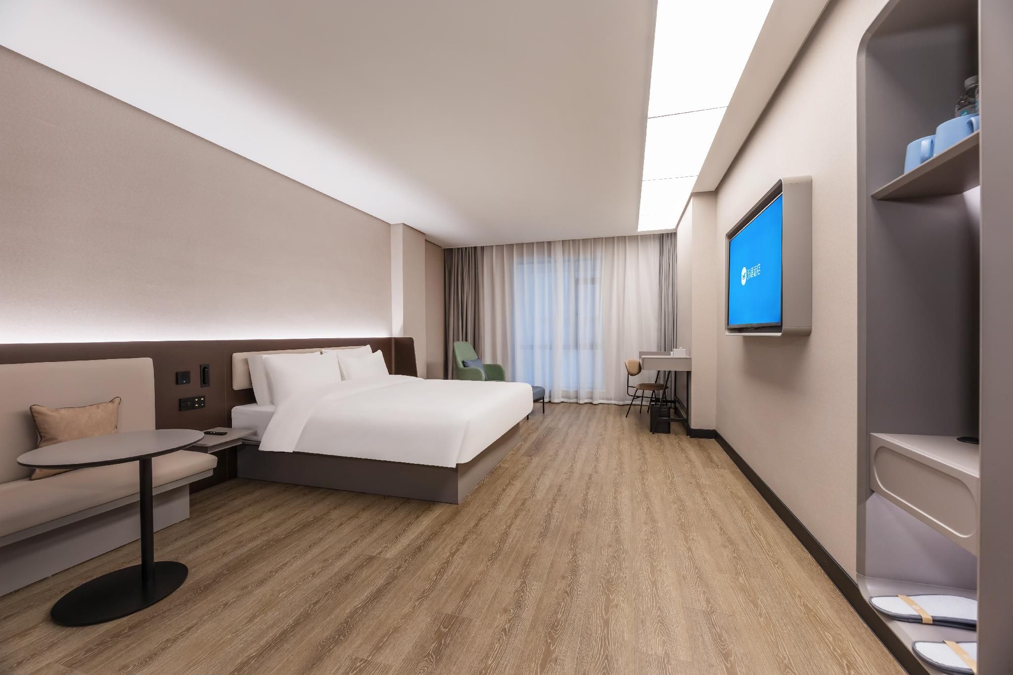 Business Queen Bed Room