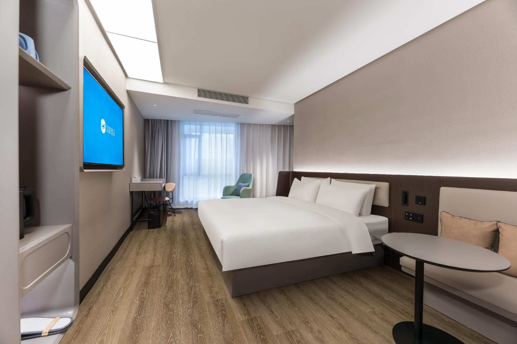 Business Queen Bed Room