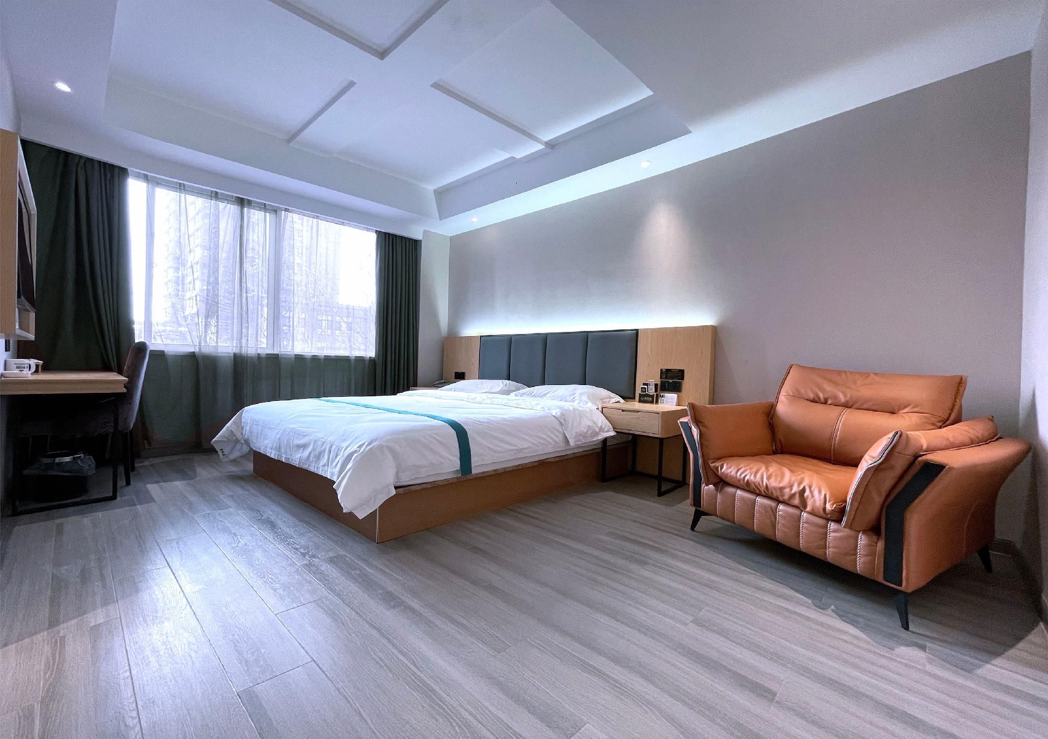 Deluxe Suite