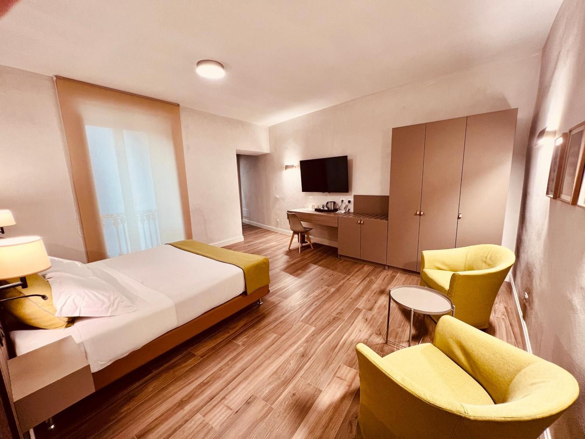 Deluxe Family Suite