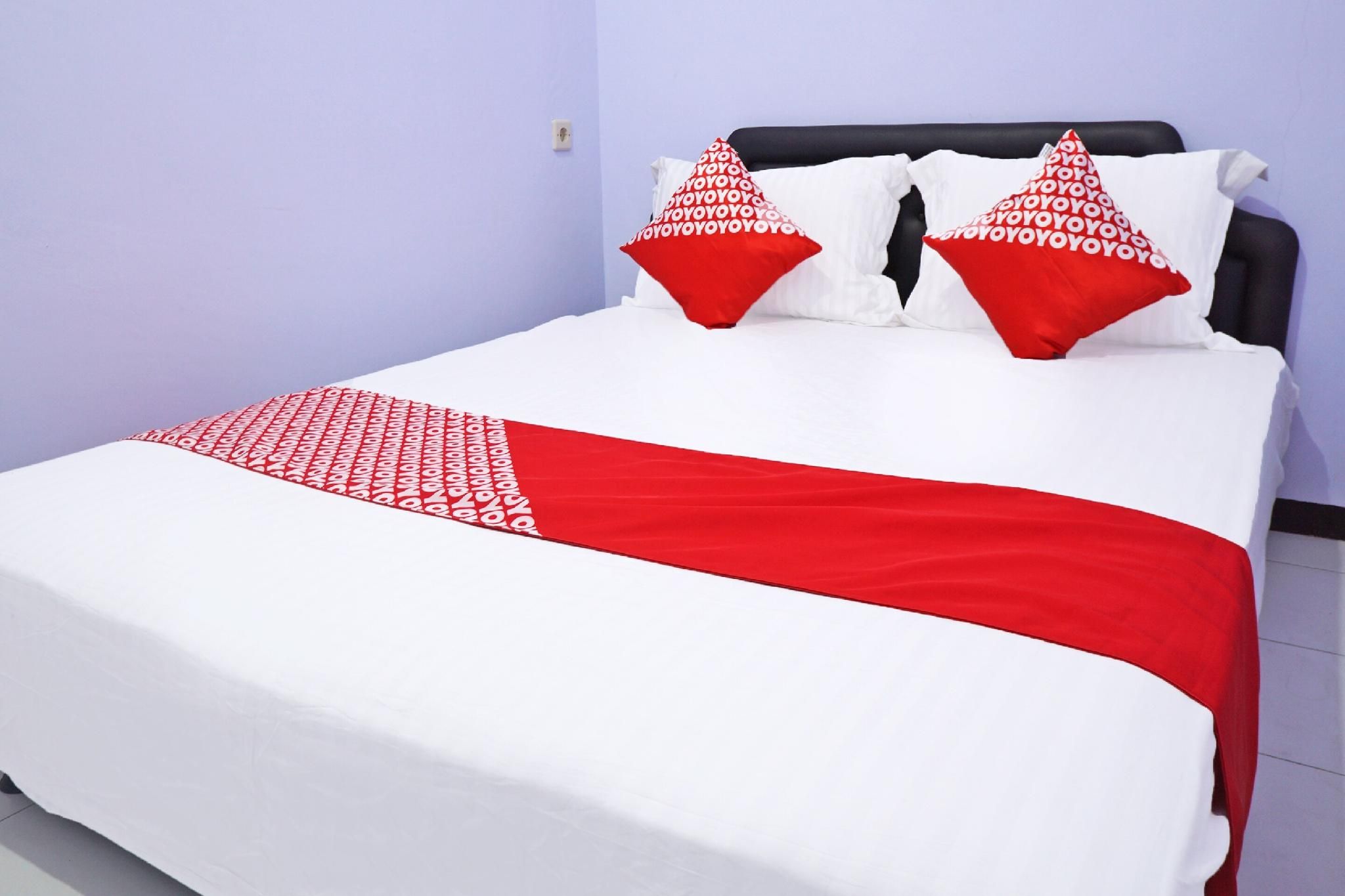 Hotel O Trisna Patihan Resort Deluxe Double Room 3