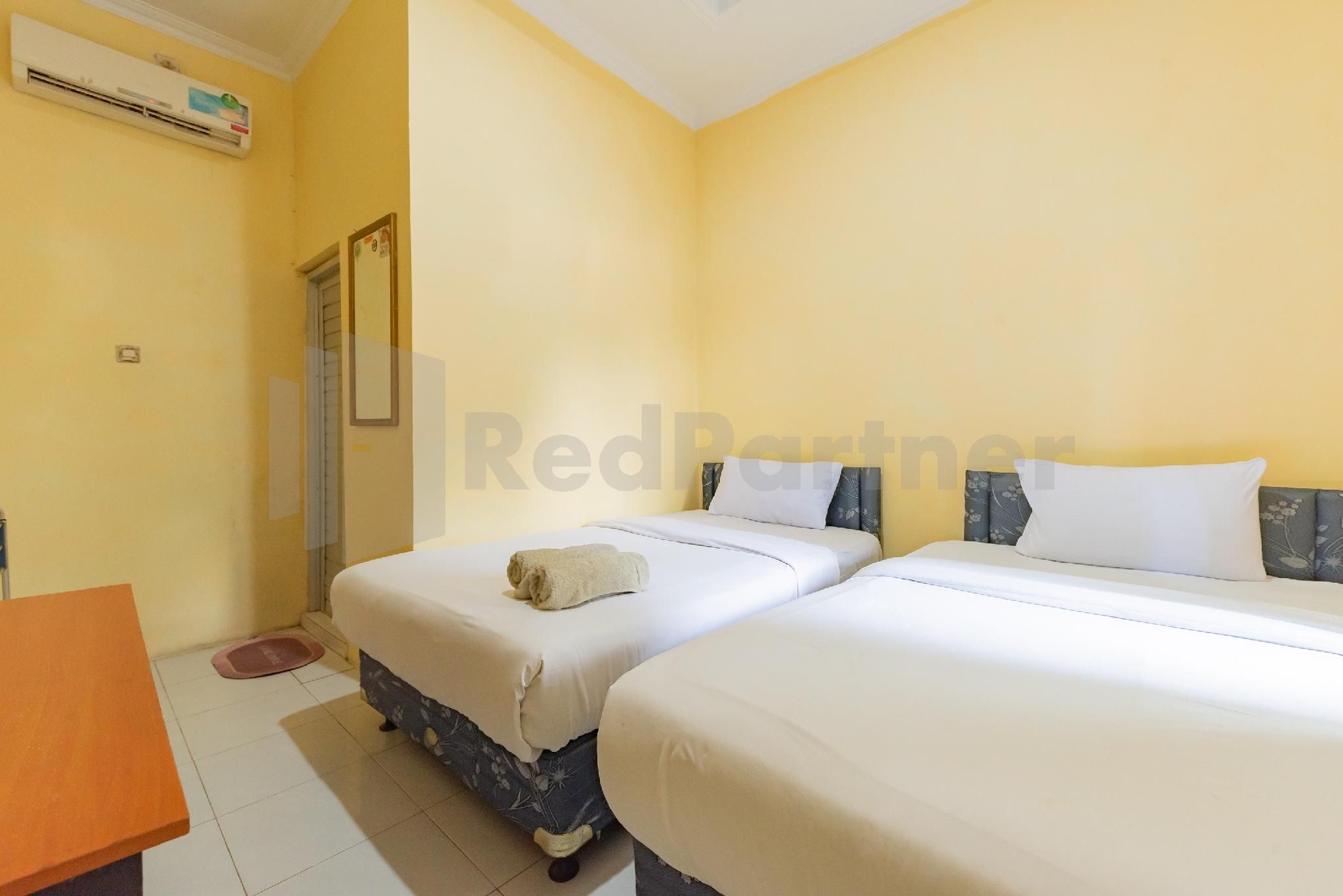 Pondok Tasyiq Syariah RedPartner Twin Room 2