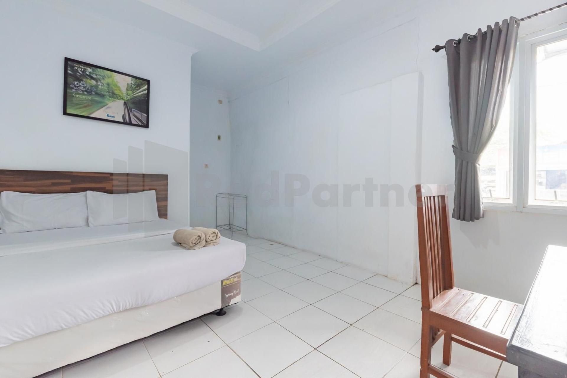Pondok Tasyiq Syariah RedPartner Standard Room 2