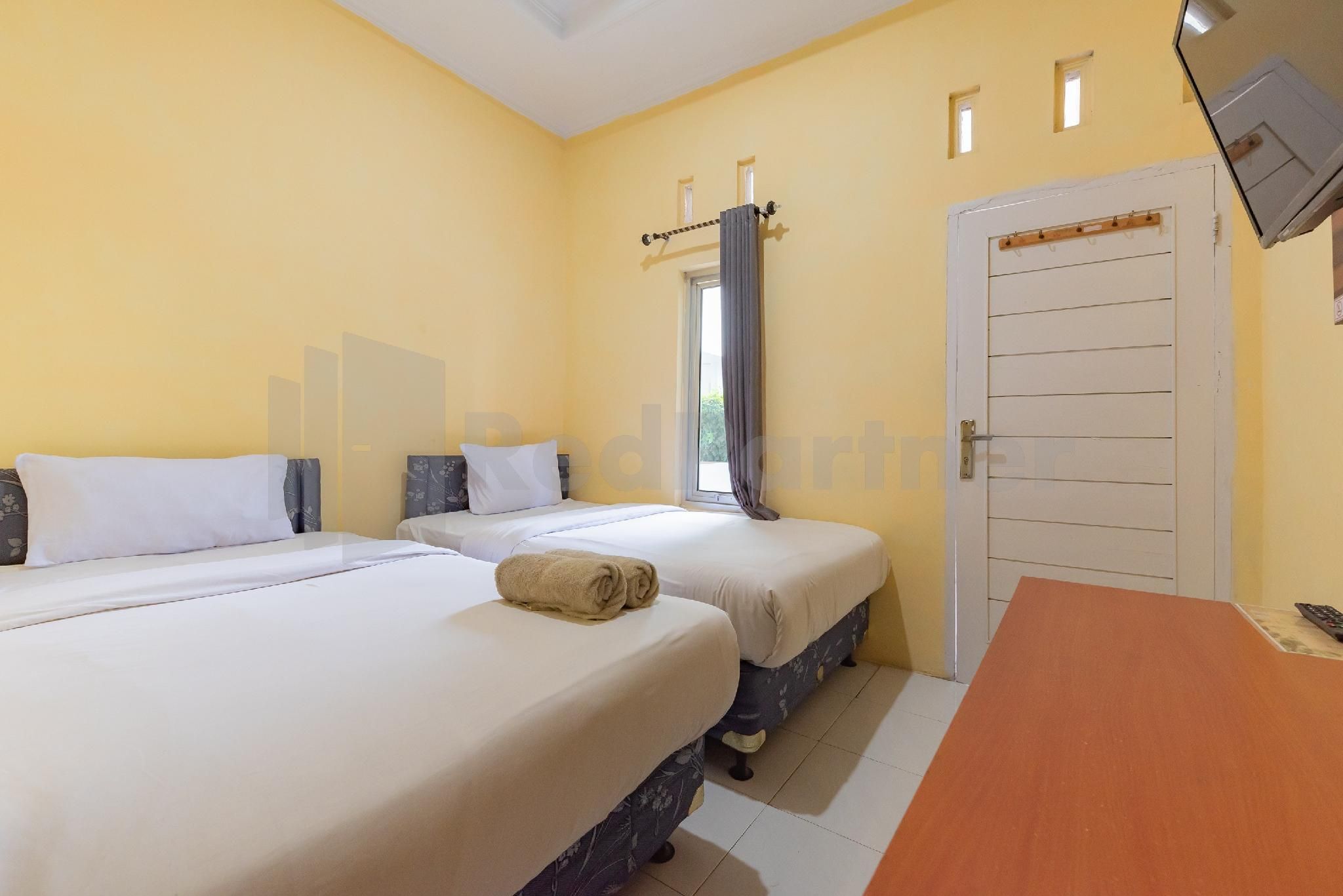 Pondok Tasyiq Syariah RedPartner Twin Room