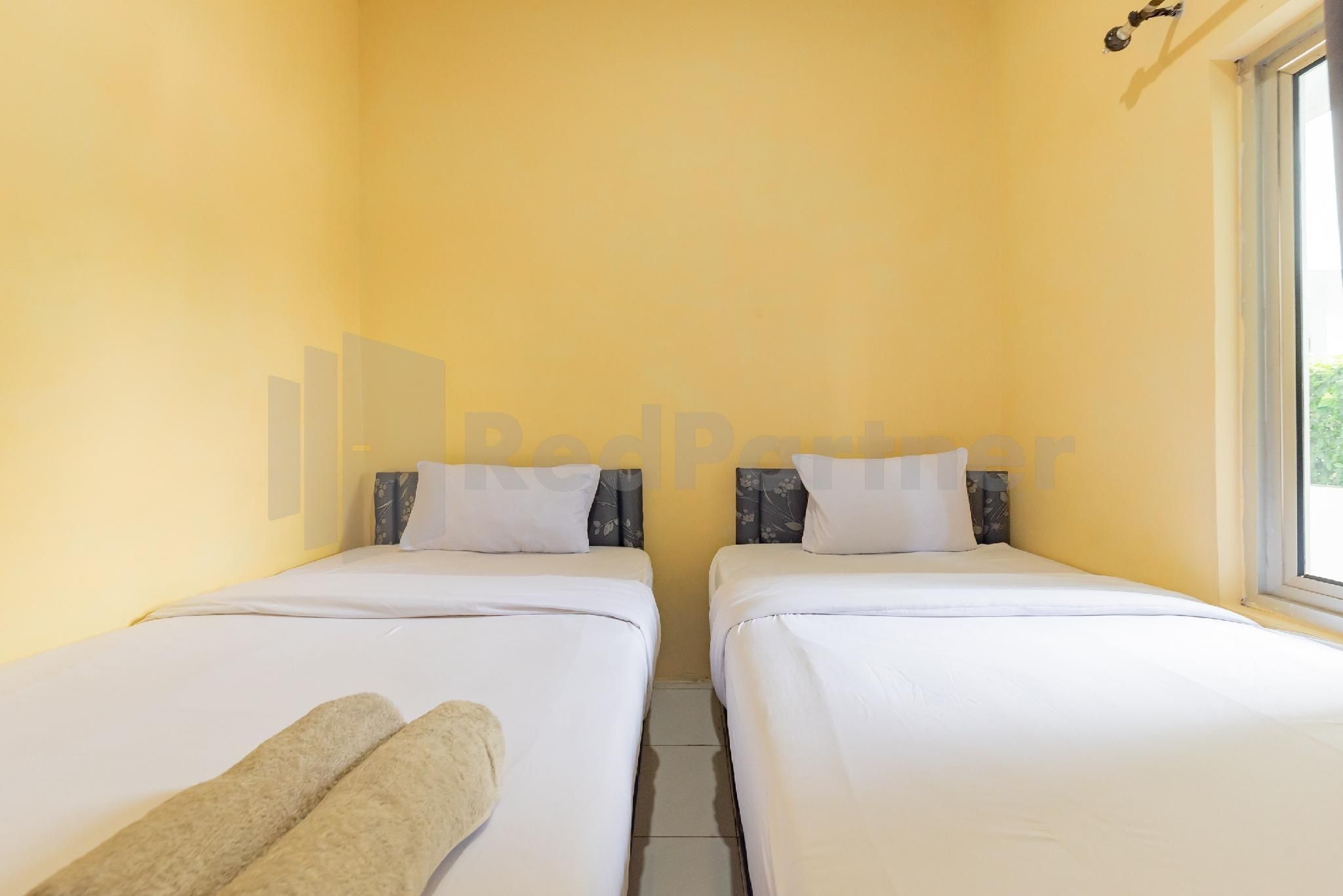 Pondok Tasyiq Syariah RedPartner Twin Room 3