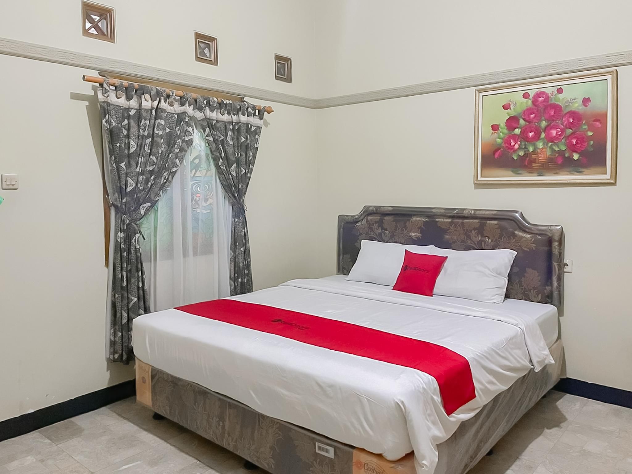 RedDoorz Room