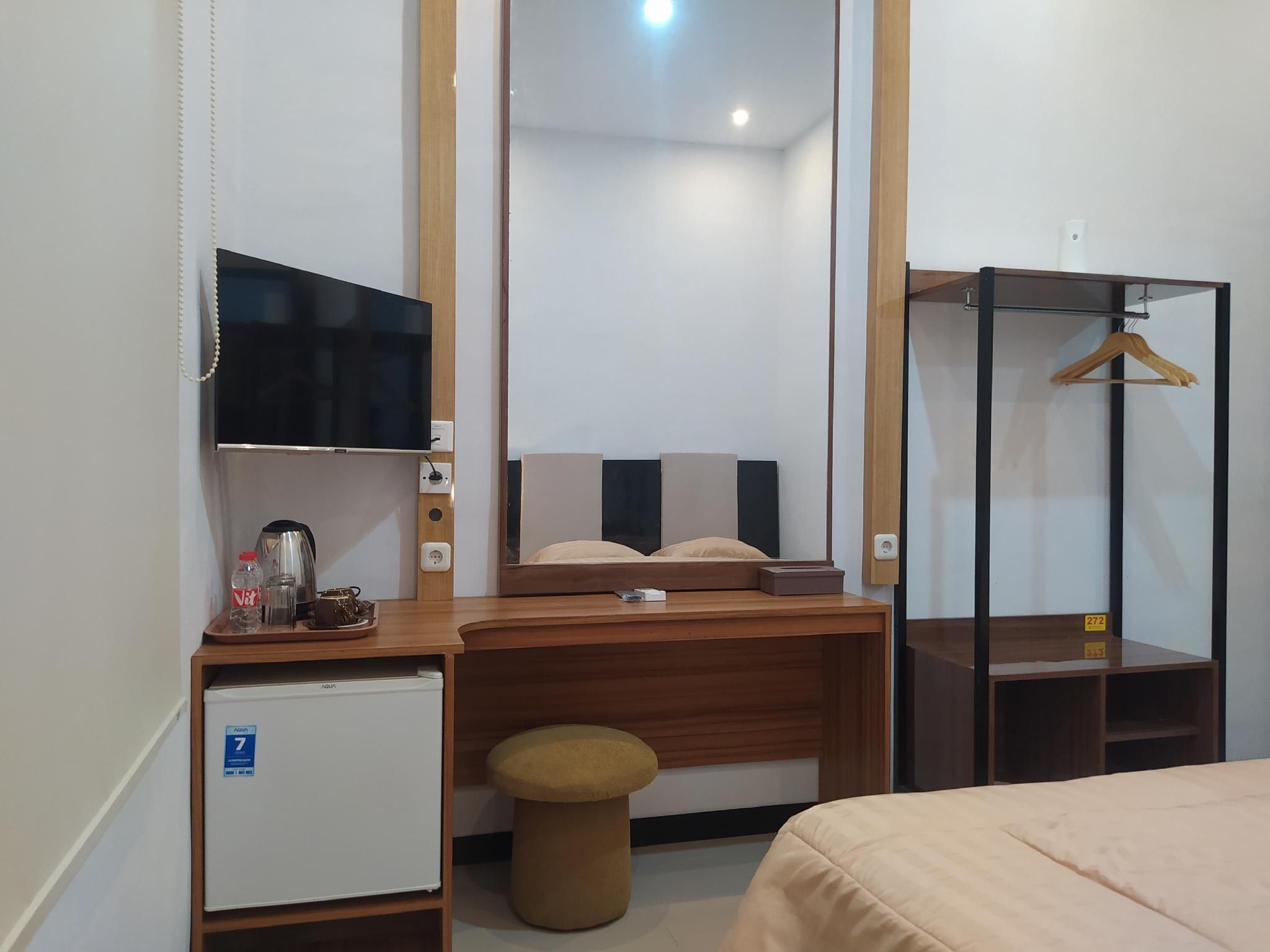 City Hotel Tasikmalaya Luxury King Suite - Non-Smoking 3