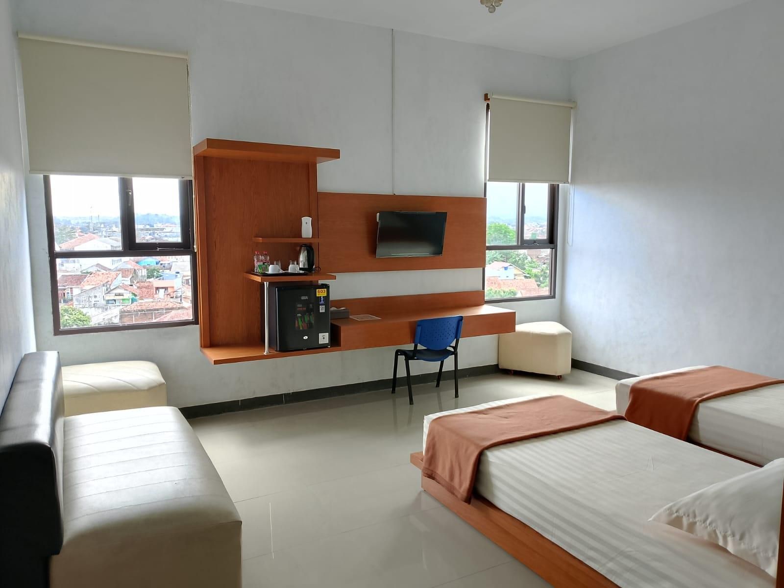 Junior Art Twin Room Garden View