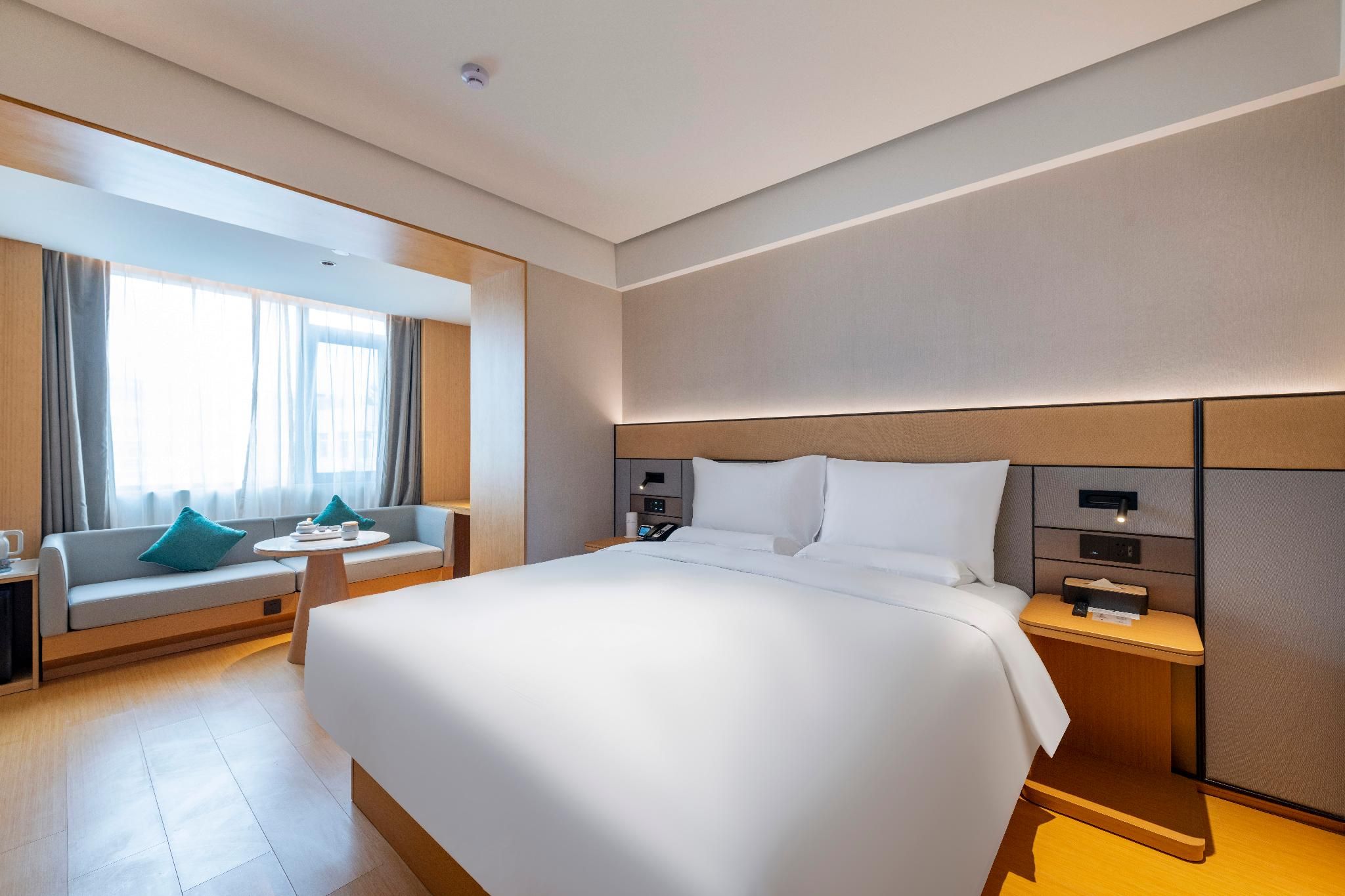 Business Queen Bed Room