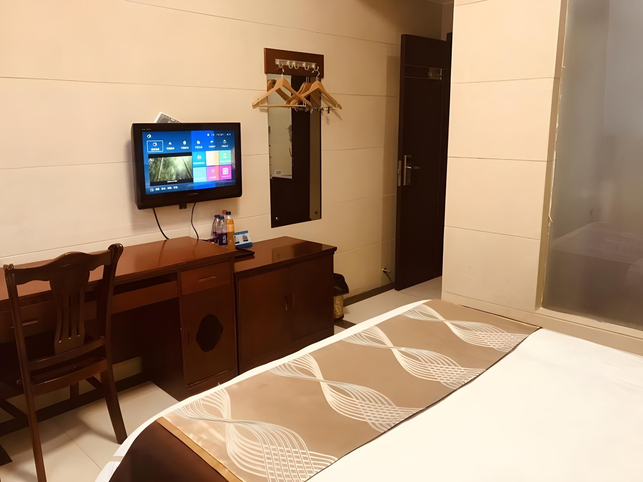 GTI - Fashion 1 Bed Room, 1.5M Bed AC