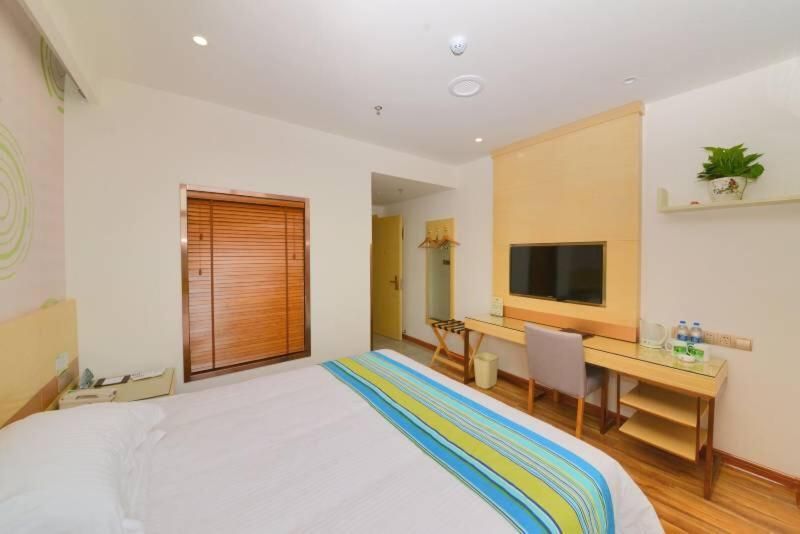 Business Queen Room