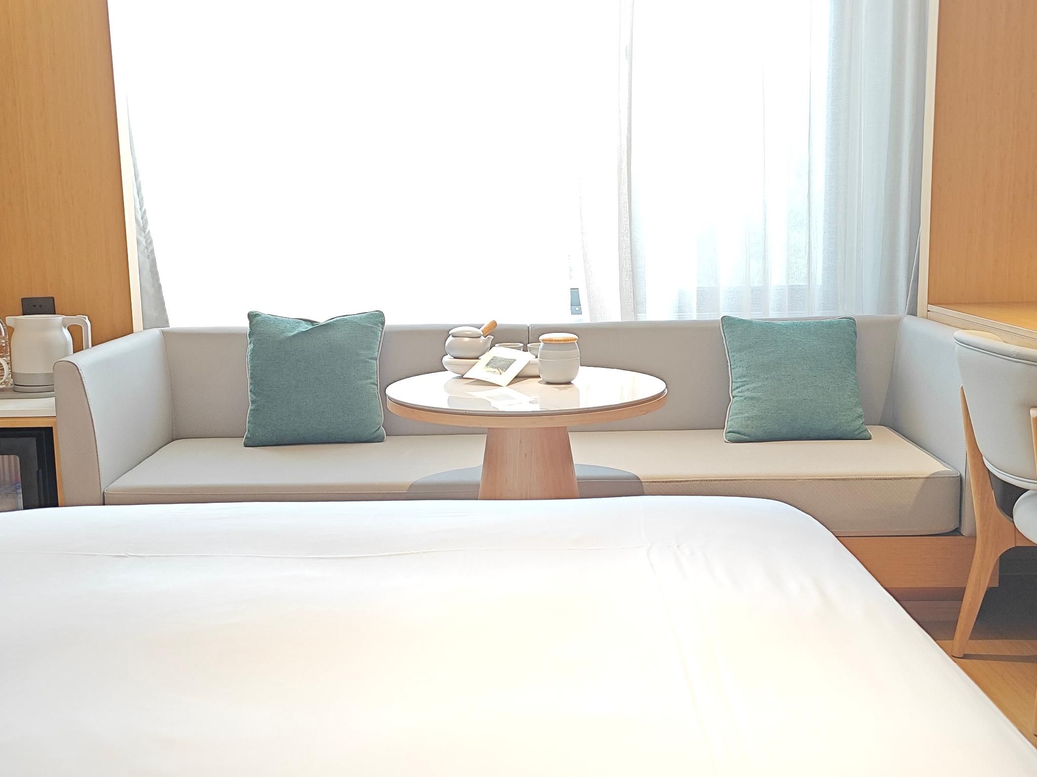 Business Queen Bed Room