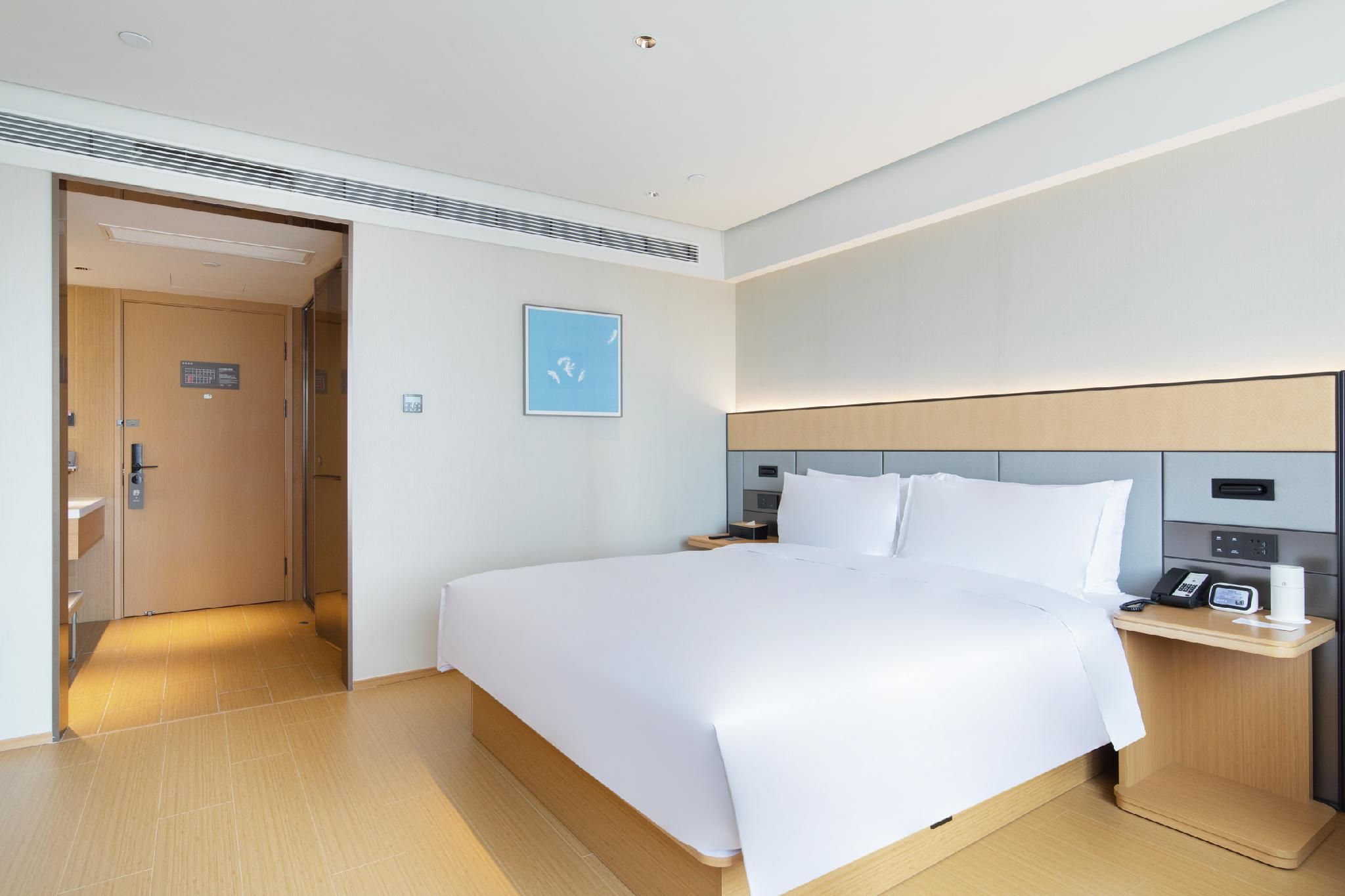Business Queen Bed Room