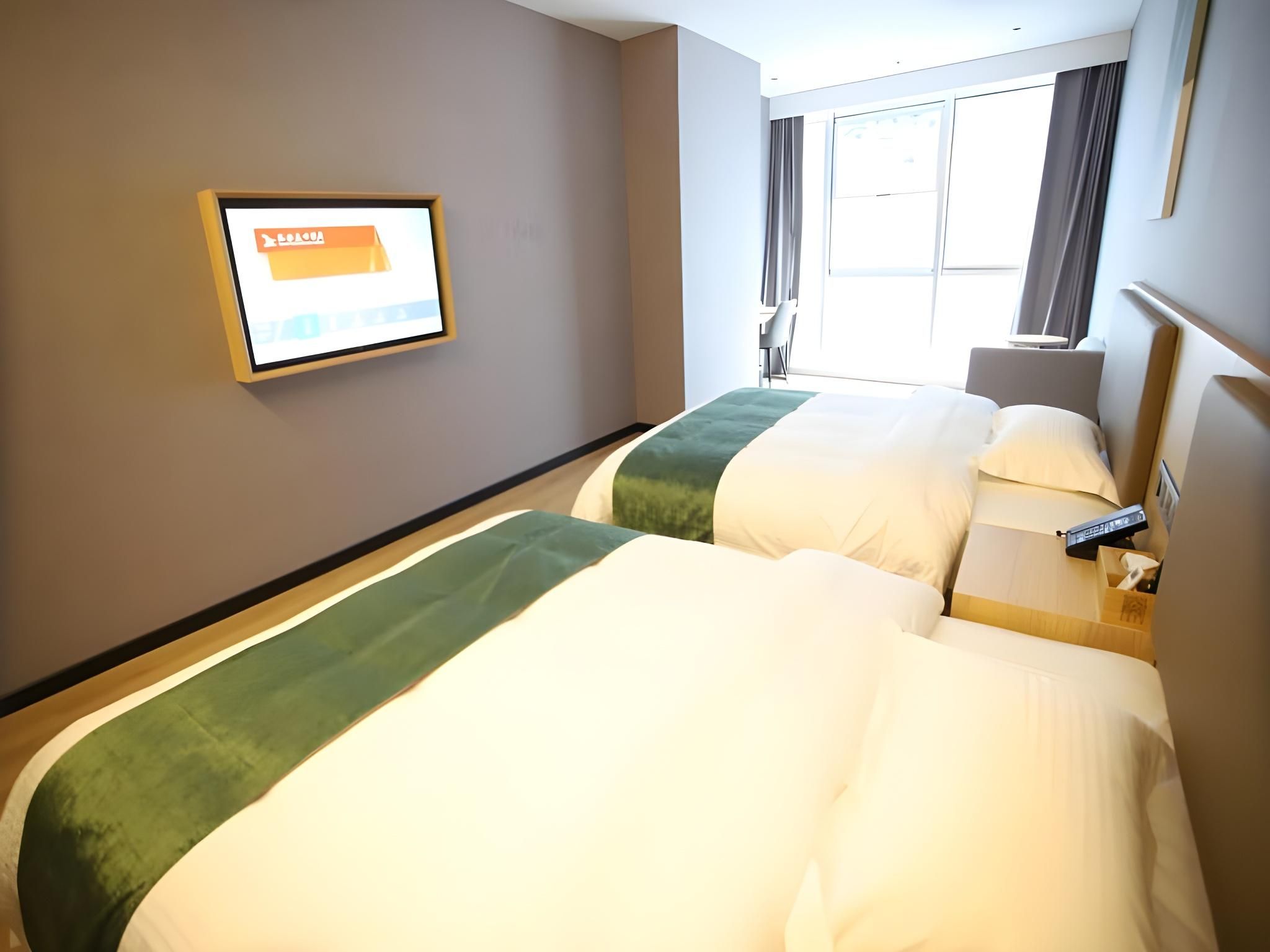 Twin Room with View