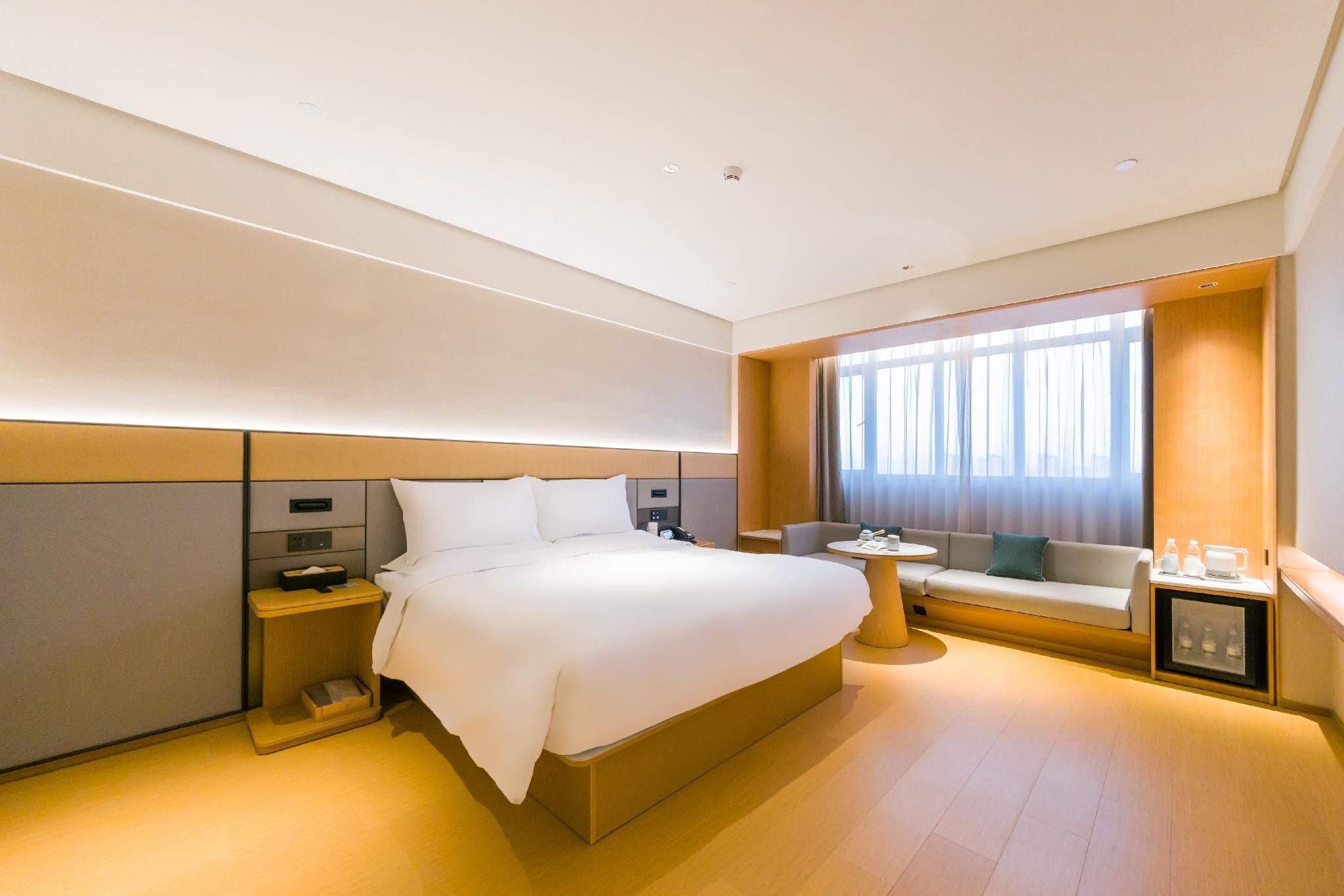 Business Queen Bed Room