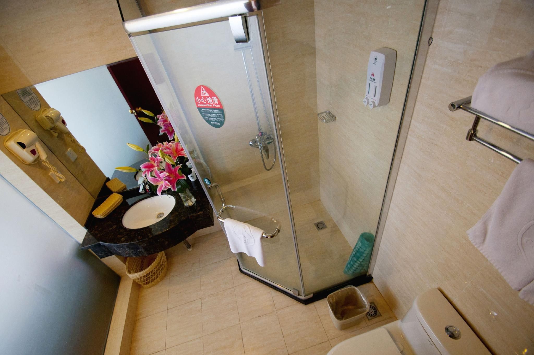 Hotel Queen Room