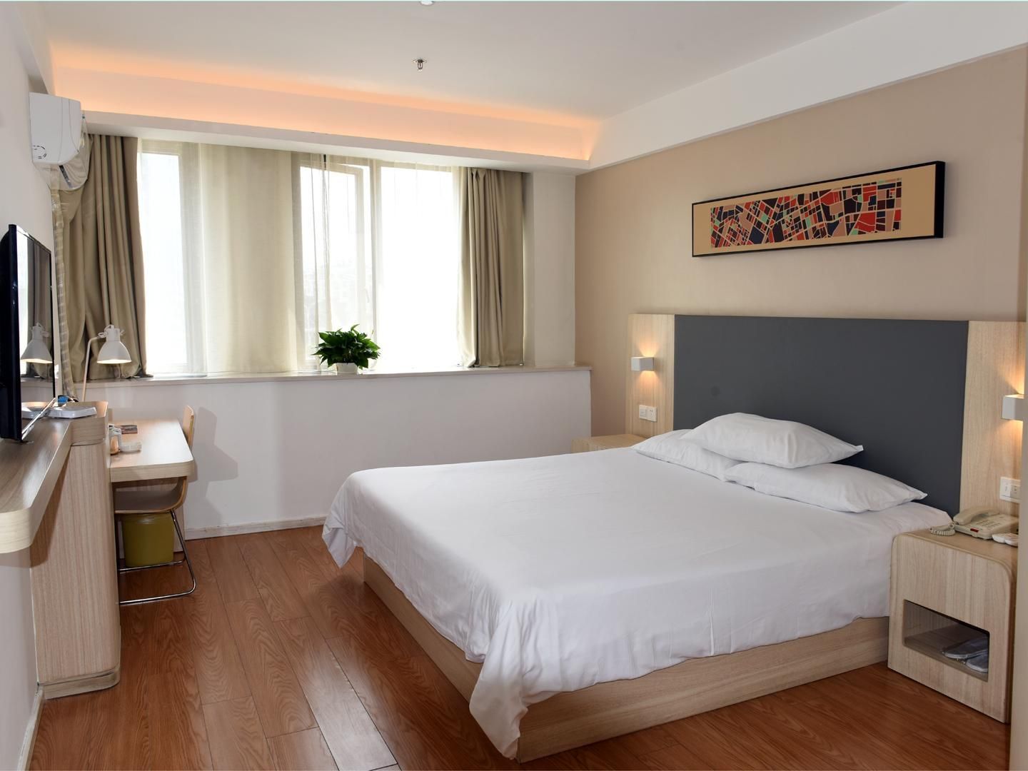 Huazhu - Room With Bed