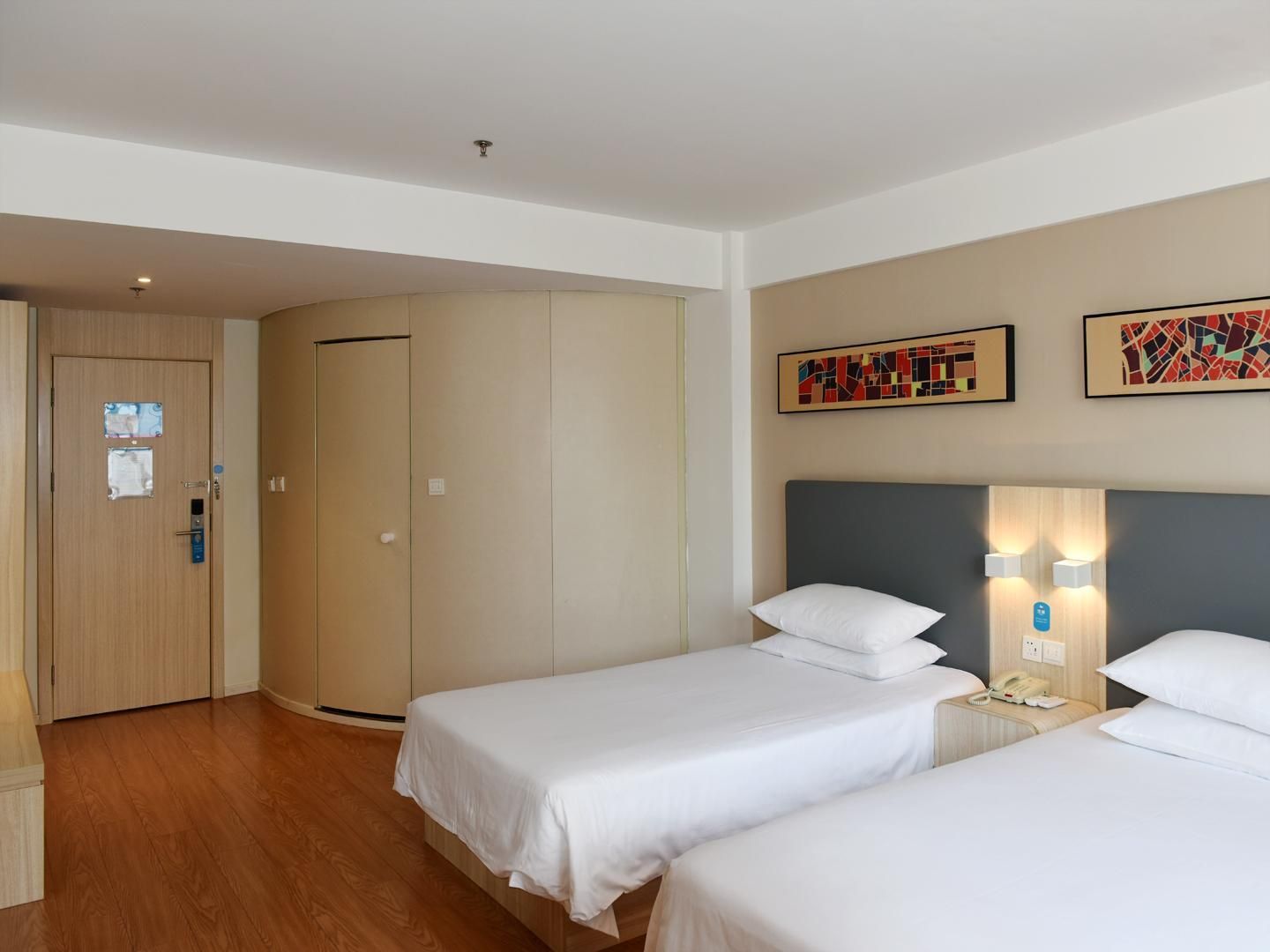 Huazhu - Twin Room
