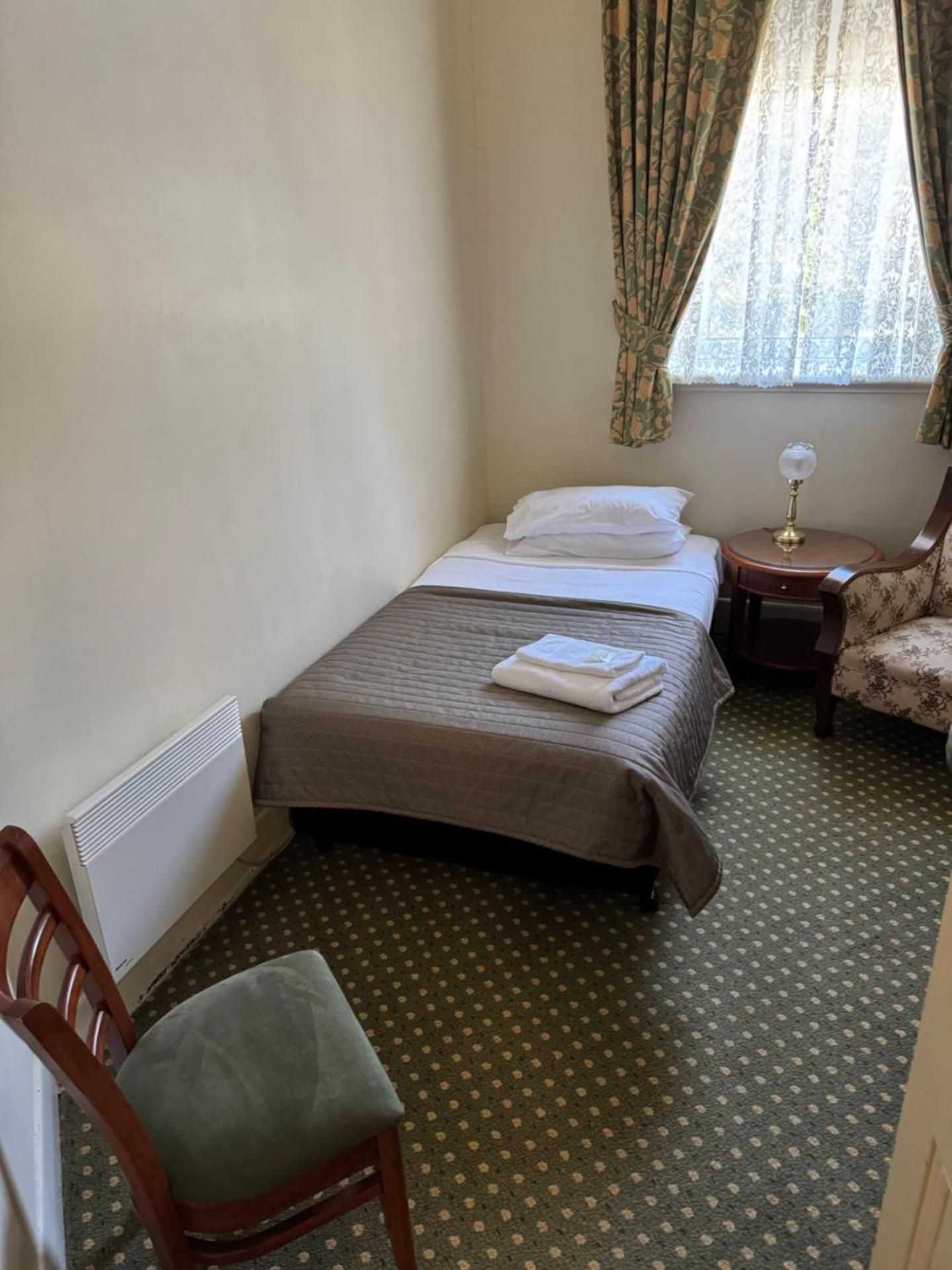 American Hotel Creswick Single Room