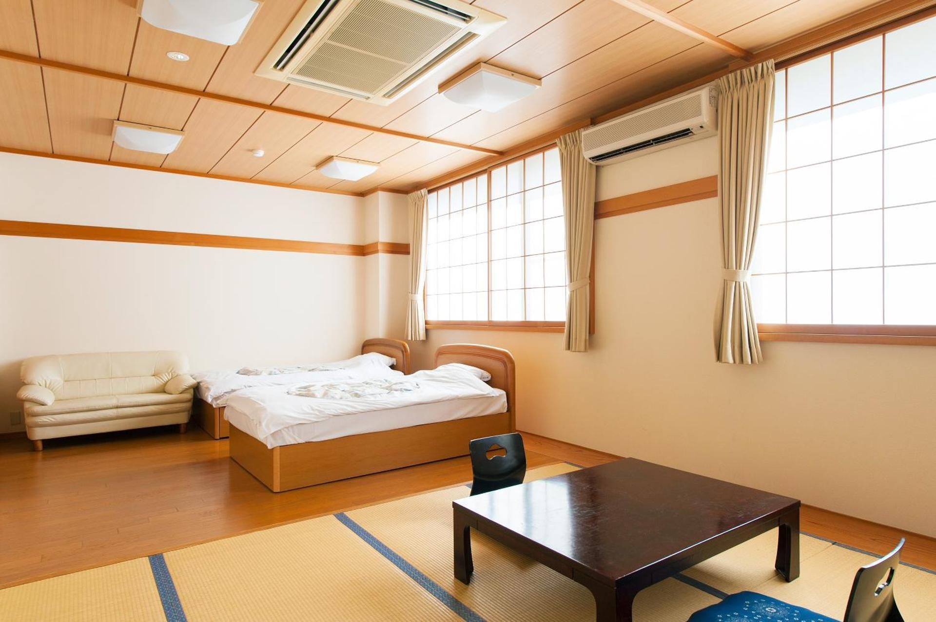 Family Room with Tatami Area and Shared Bathroom
