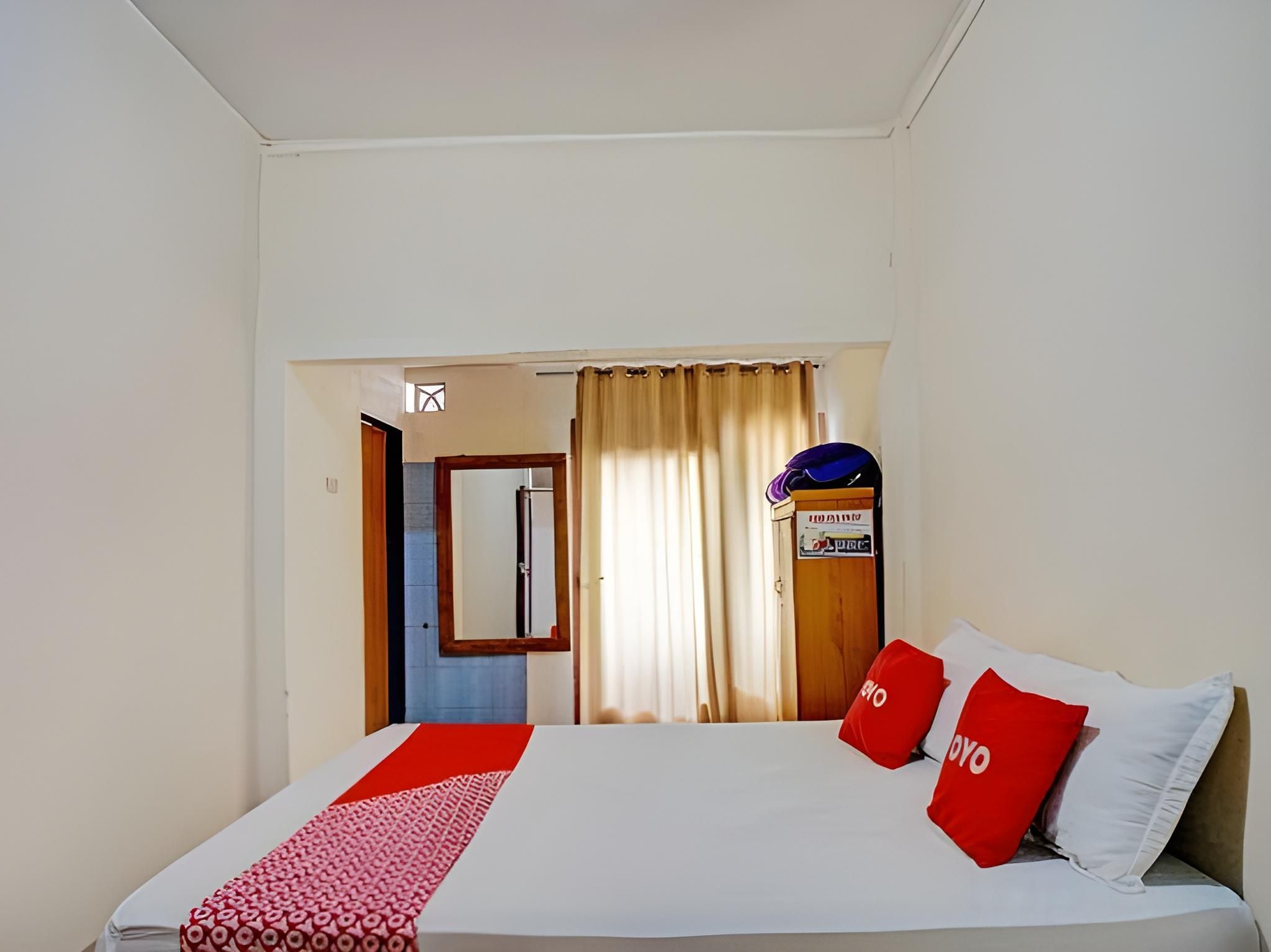 Hotel O Wisma Ria Deluxe Double Room 3
