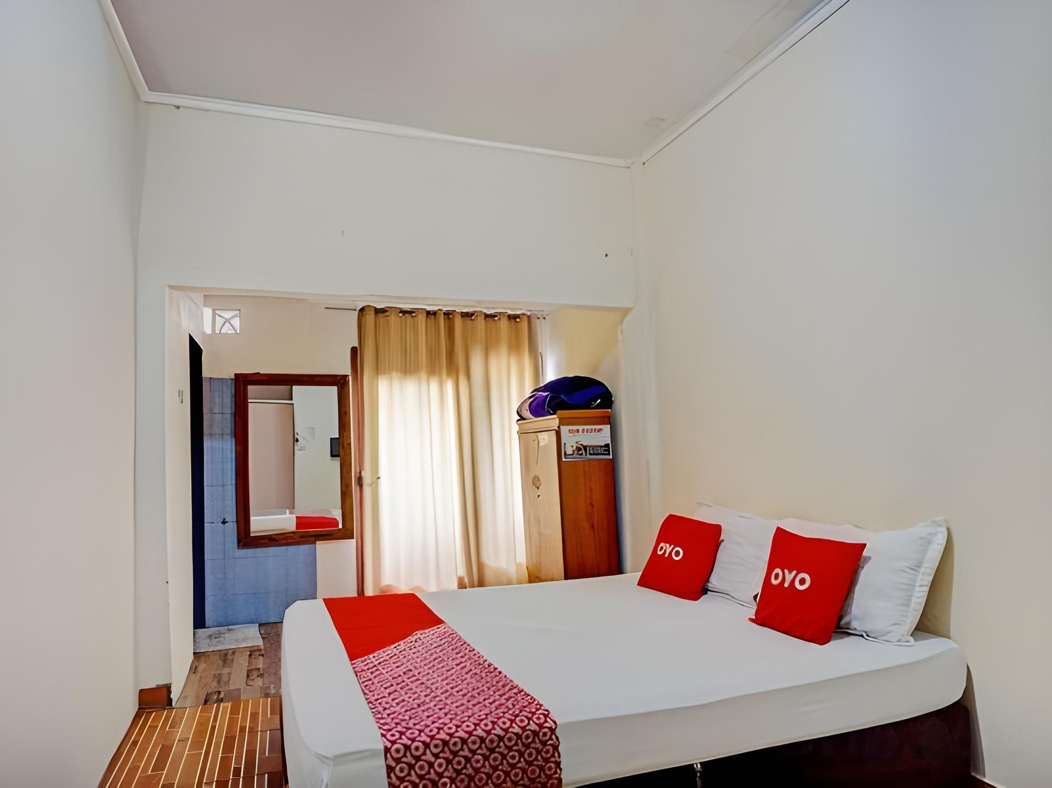 Hotel O Wisma Ria Deluxe Family Room