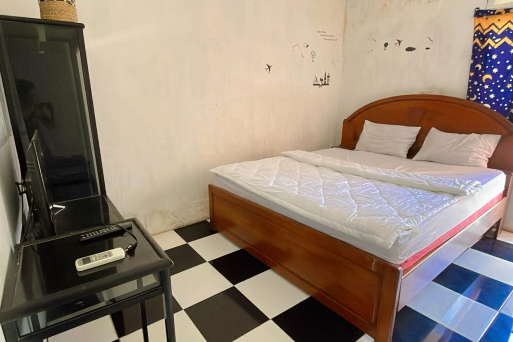RedDoorz Room