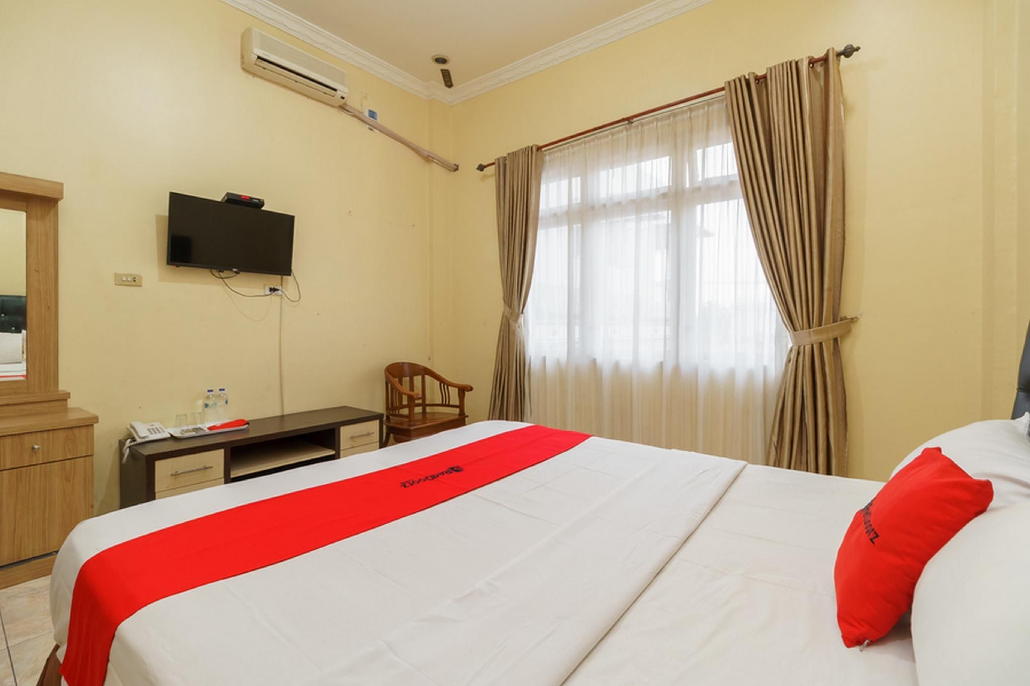 RedDoorz Room