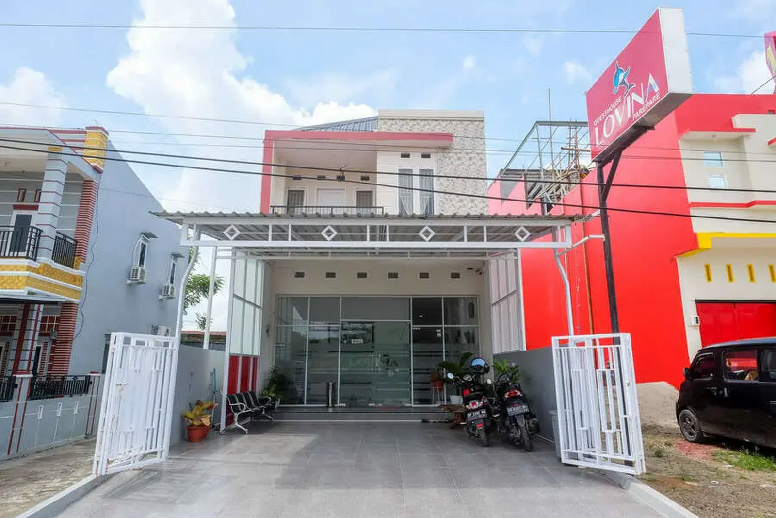 RedDoorz Plus @ Lovina Inn Tonrangeng River Side