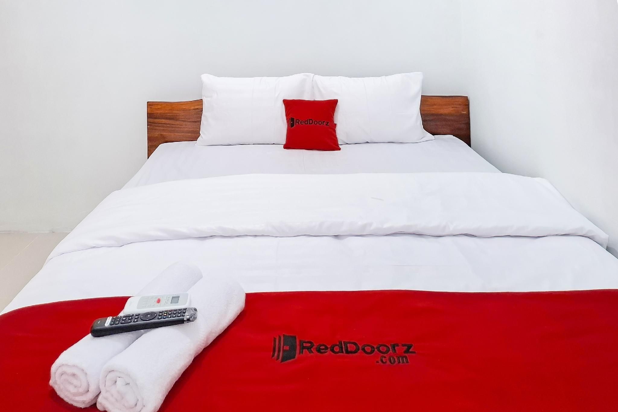 RedDoorz Syariah near Alun-Alun Kudus Standard Room 2