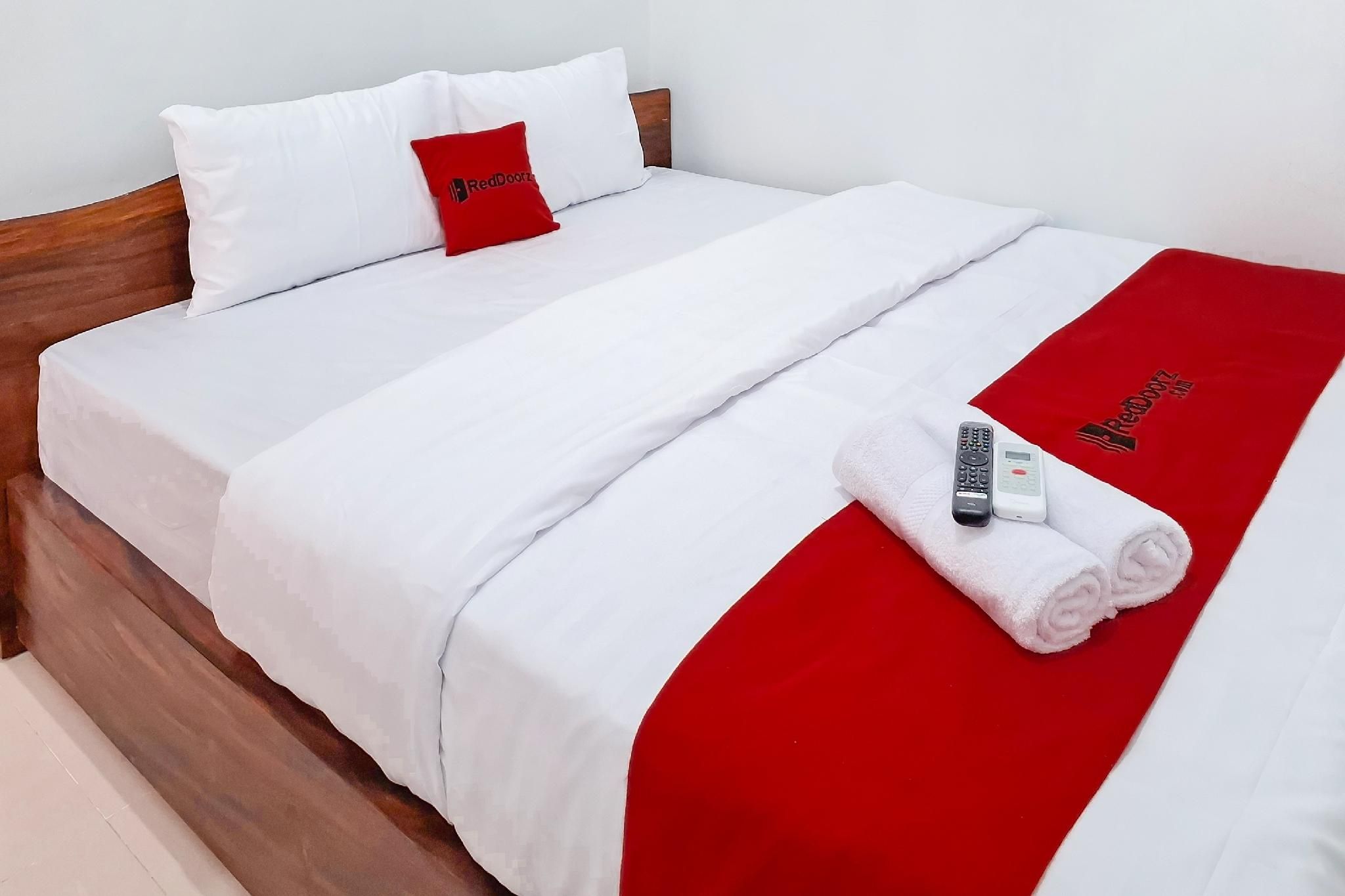 RedDoorz Syariah near Alun-Alun Kudus Standard Room