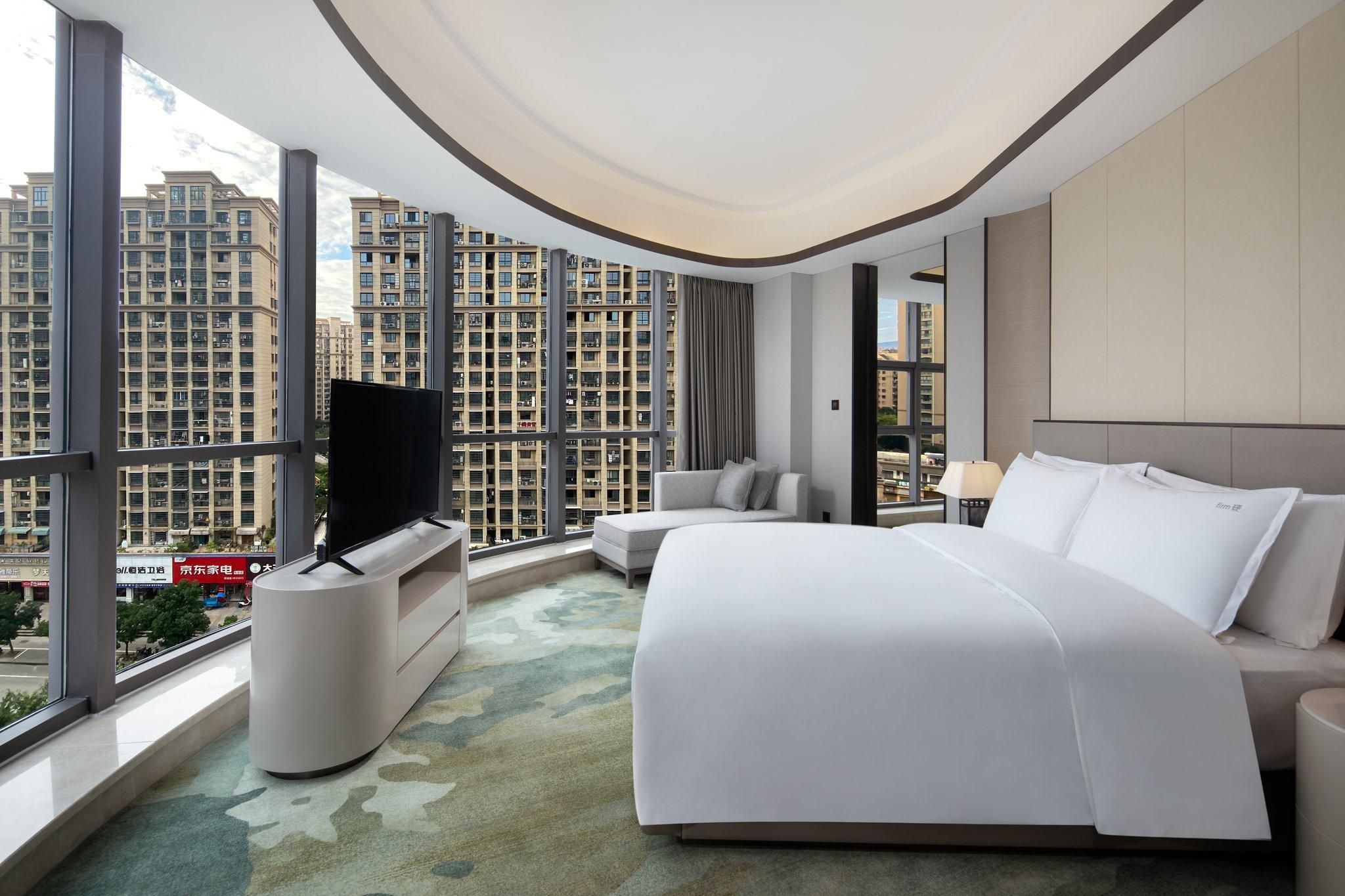 1 King 1 Bedroom Suite