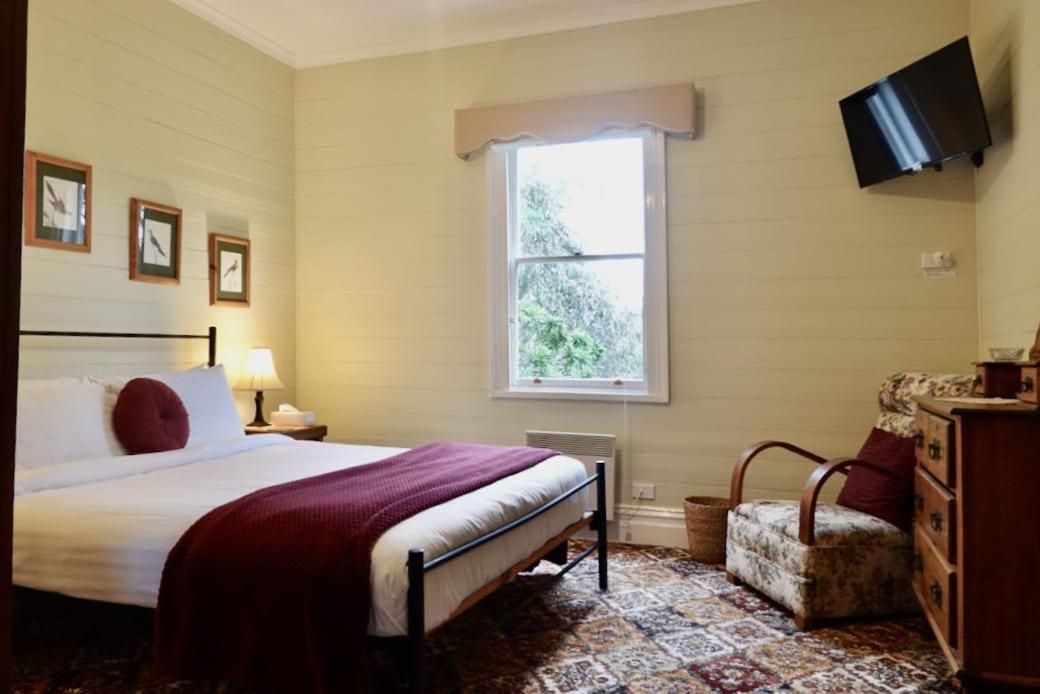 Queen Room with Garden View